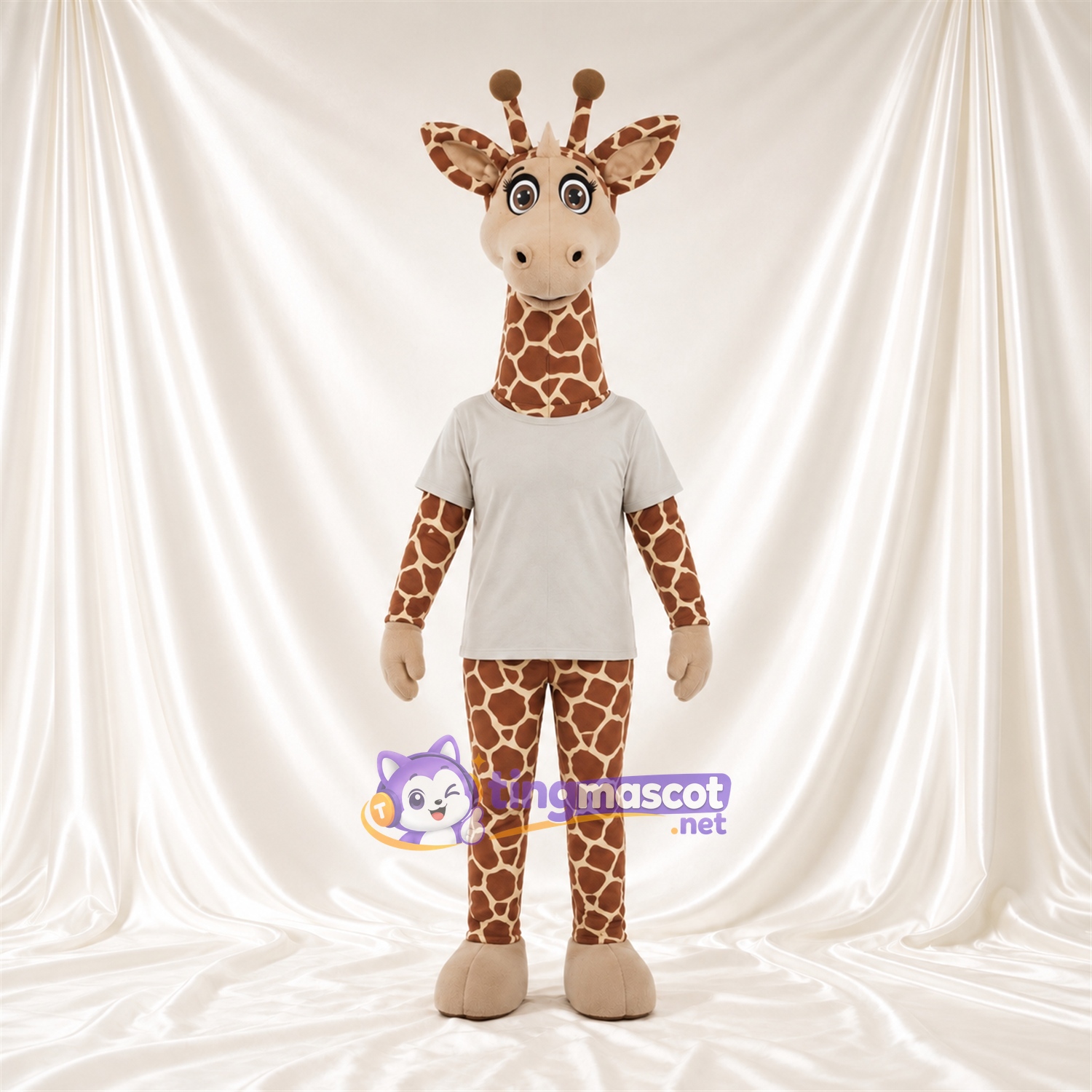 Costume de mascotte Girafe – marron / crème – Chemise (blanc); Visage (crème) Costume de mascotte Girafe – marron / crème – Chemise (blanc); Visage (crème)