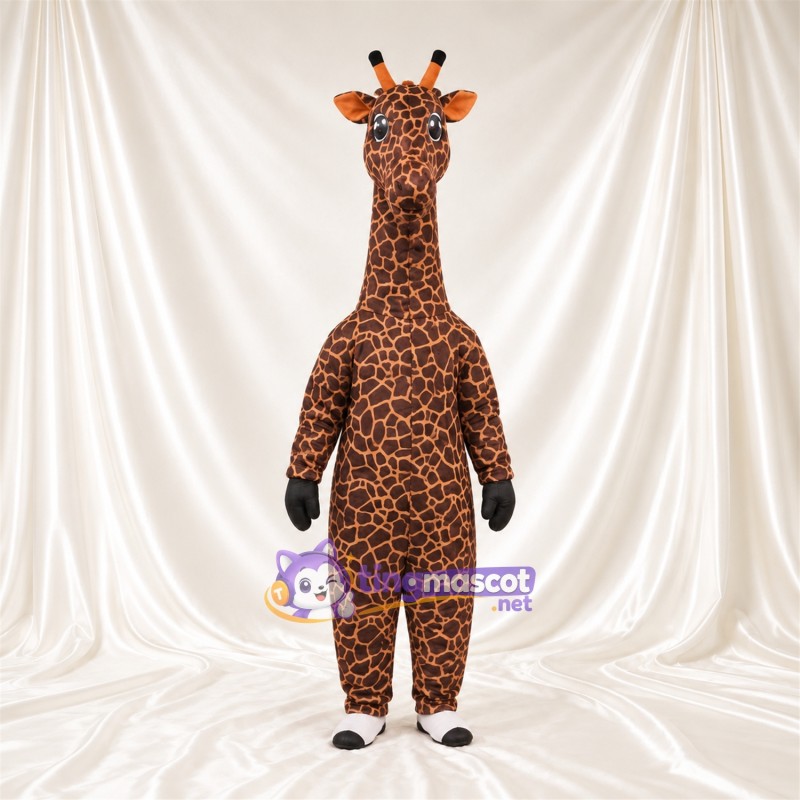 Maskottchenkostüm Giraffe – braun / creme – Kleines Fleckenmuster; Zehen (weiß) Maskottchenkostüm Giraffe – braun / creme – Kleines Fleckenmuster; Zehen (weiß)