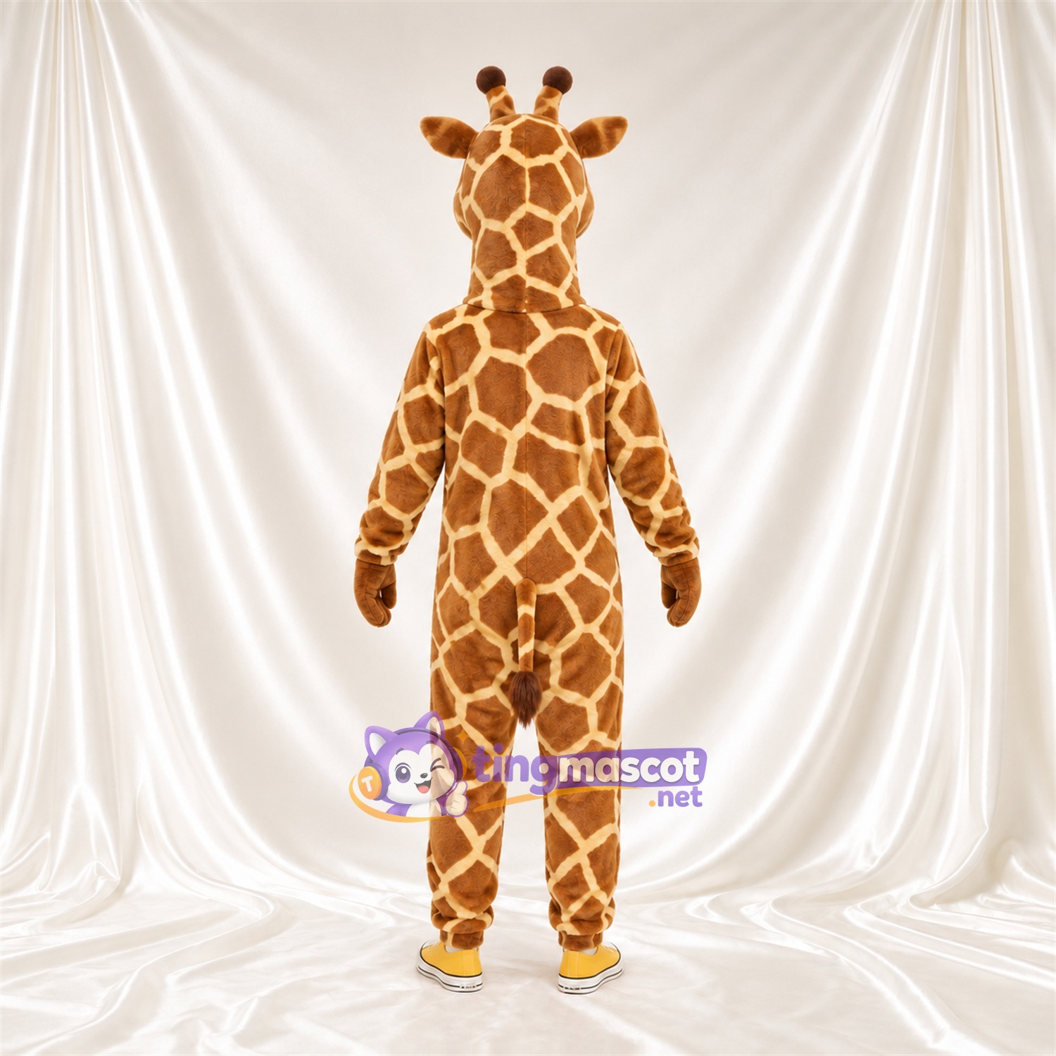 Costume de mascotte Girafe – marron / crème – Sourire avec dents; Motif à grandes taches Costume de mascotte Girafe – marron / crème – Sourire avec dents; Motif à grandes taches