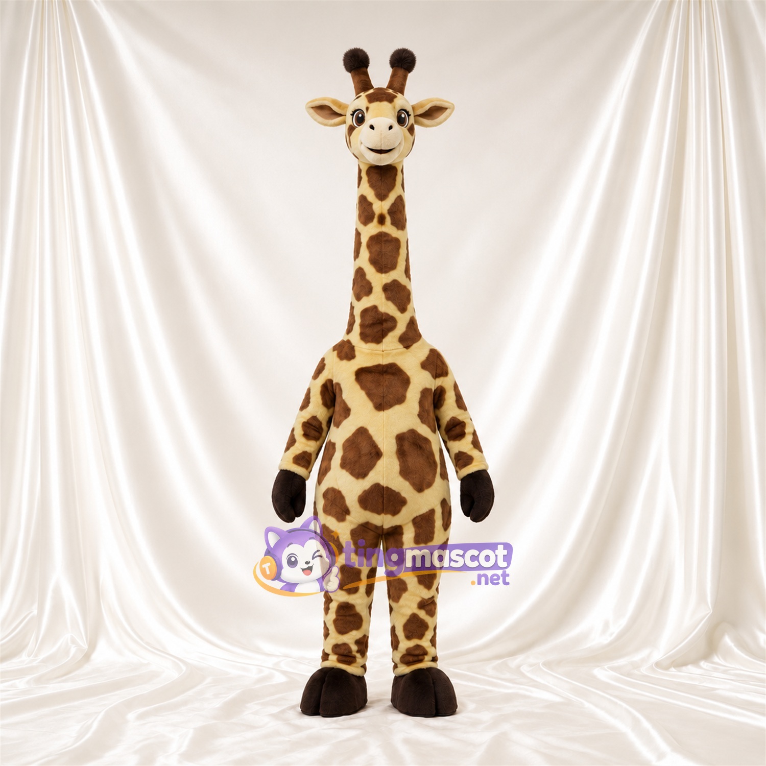 Maskottchenkostüm Giraffe – braun / creme – Lächelndes Gesicht; Großes Fleckenmuster Maskottchenkostüm Giraffe – braun / creme – Lächelndes Gesicht; Großes Fleckenmuster