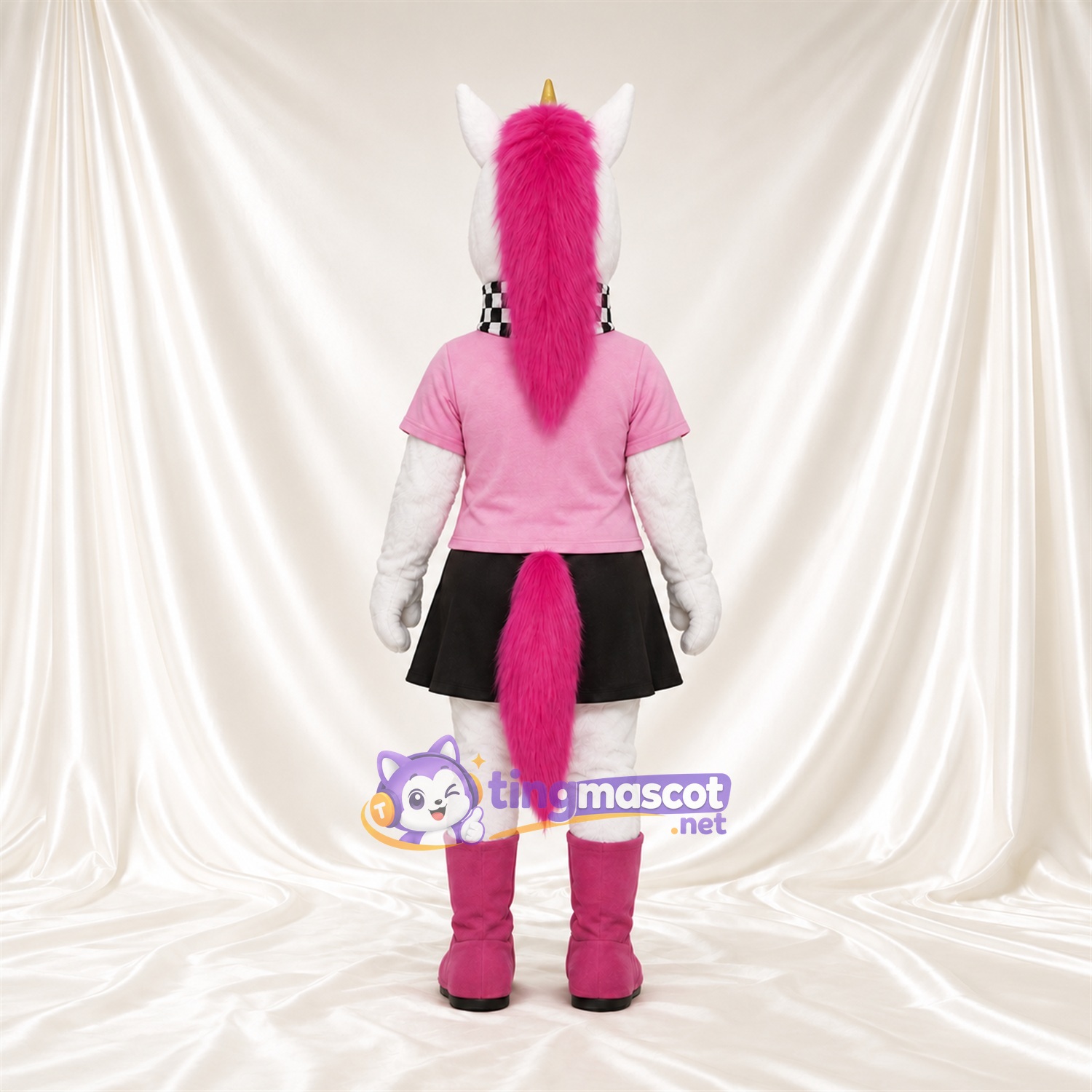 Costume de mascotte Licorne – blanc – Chemise (rose); Jupe (noir) Costume de mascotte Licorne – blanc – Chemise (rose); Jupe (noir)