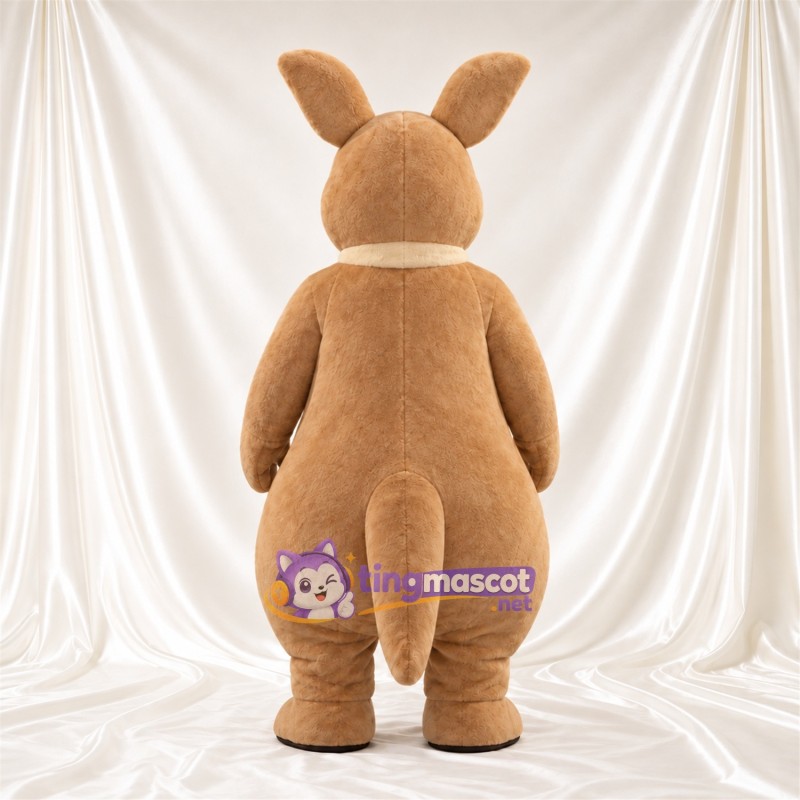 Costume de mascotte Kangourou – brun clair – Griffes (noir); Petit dans la poche Costume de mascotte Kangourou – brun clair – Griffes (noir); Petit dans la poche