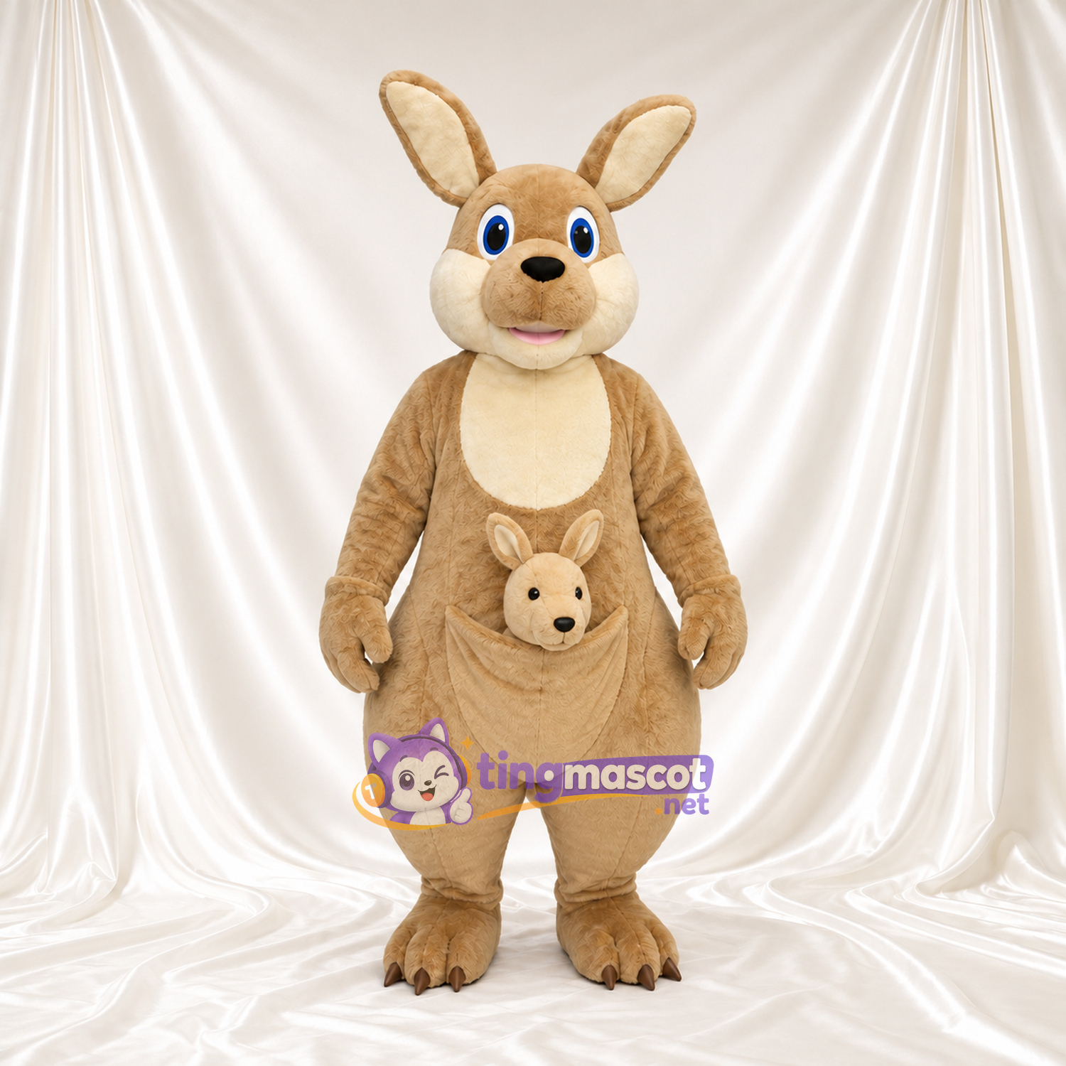 Costume de mascotte Kangourou – brun clair – Griffes (noir); Petit dans la poche Costume de mascotte Kangourou – brun clair – Griffes (noir); Petit dans la poche