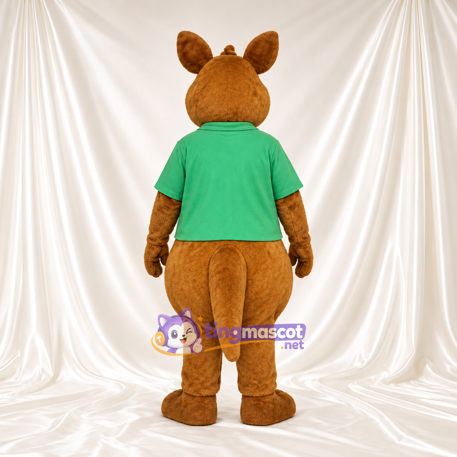 Maskottchenkostüm Känguru – braun – Poloshirt (grün) Maskottchenkostüm Känguru – braun – Poloshirt (grün)