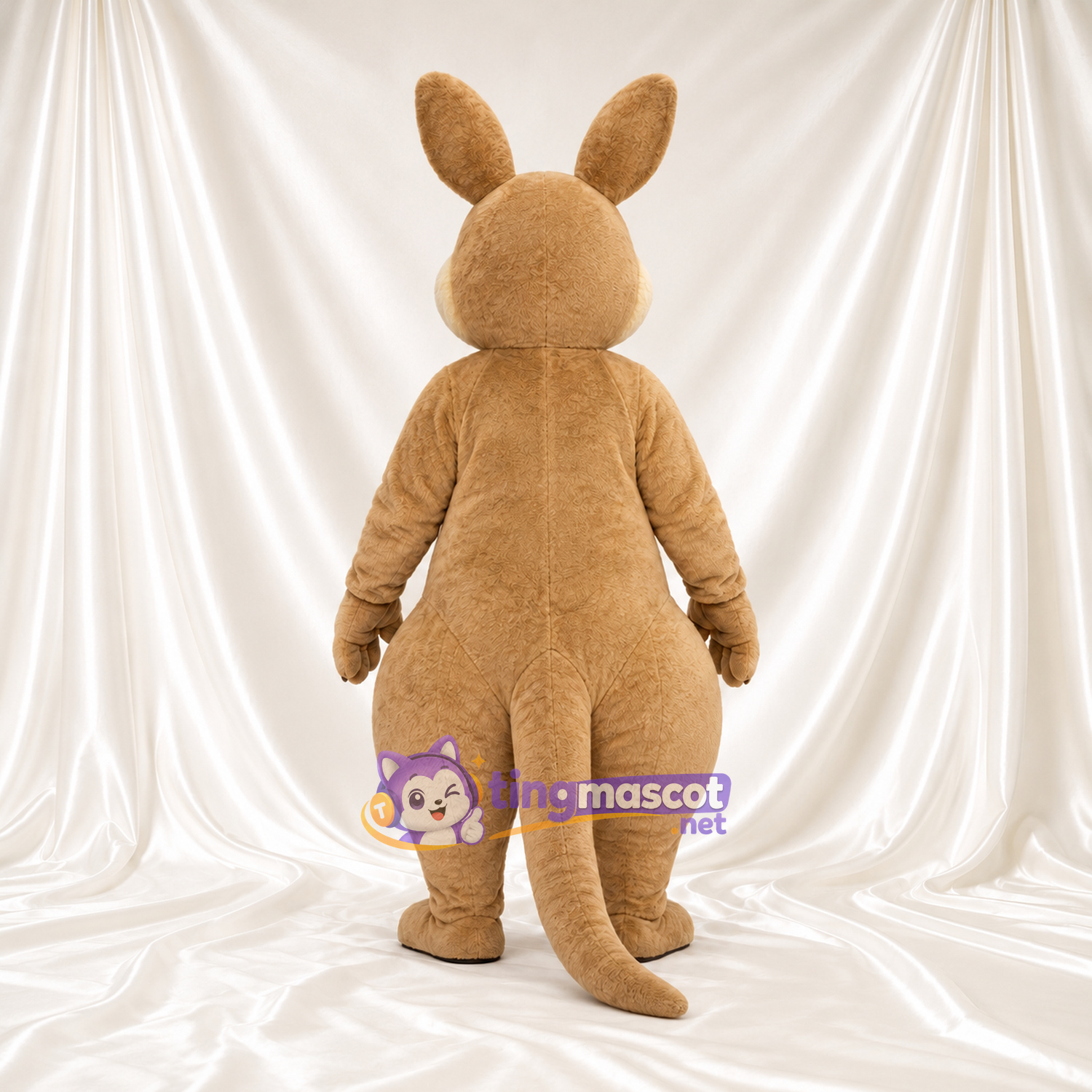 Costume de mascotte Kangourou – brun clair – Griffes (noir); Petit dans la poche Costume de mascotte Kangourou – brun clair – Griffes (noir); Petit dans la poche