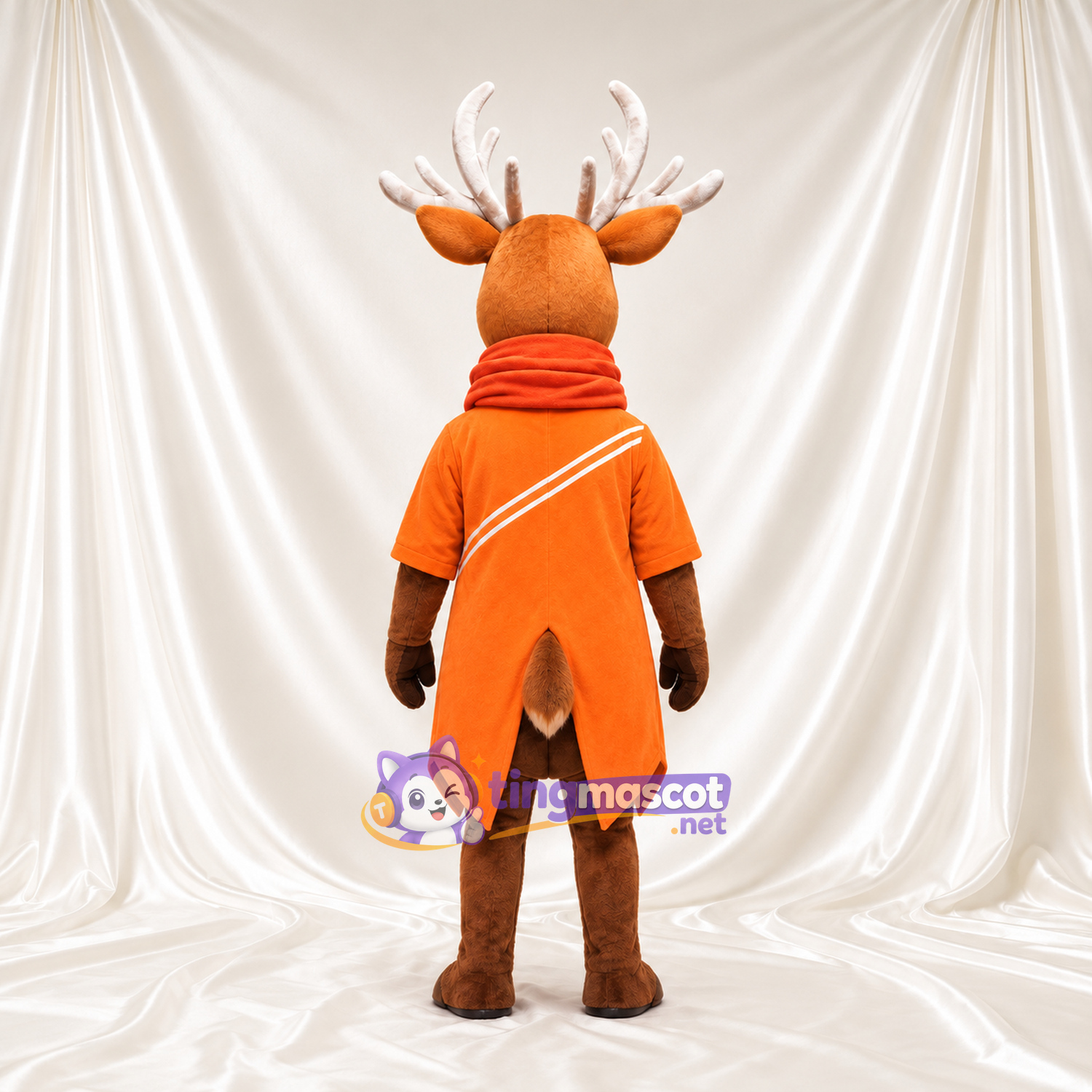 Costume de mascotte Cerf – marron – Manteau (orange); Écharpe Costume de mascotte Cerf – marron – Manteau (orange); Écharpe