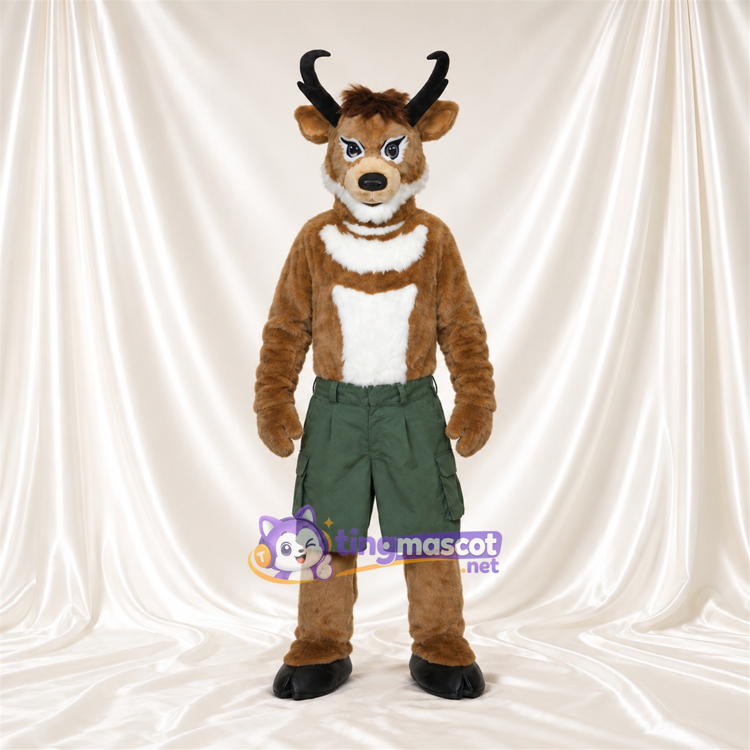 Costume de mascotte Cerf – marron – Short (vert) Costume de mascotte Cerf – marron – Short (vert)