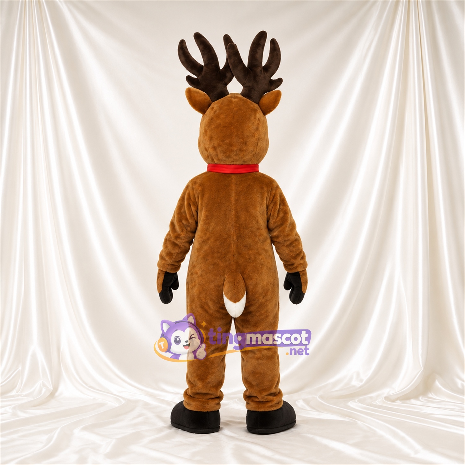 Costume de mascotte Cerf – marron – Yeux (vert); Col (rouge) Costume de mascotte Cerf – marron – Yeux (vert); Col (rouge)