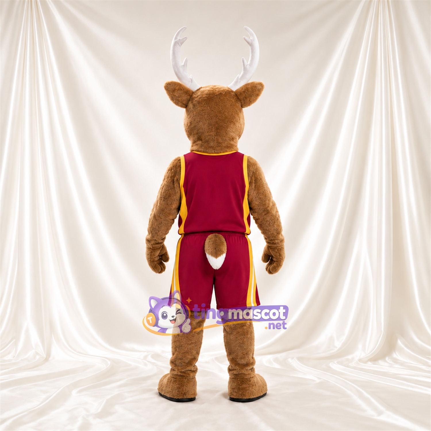 Maskottchenkostüm Hirsch – braun – Basketballtrikot (rot) Maskottchenkostüm Hirsch – braun – Basketballtrikot (rot)