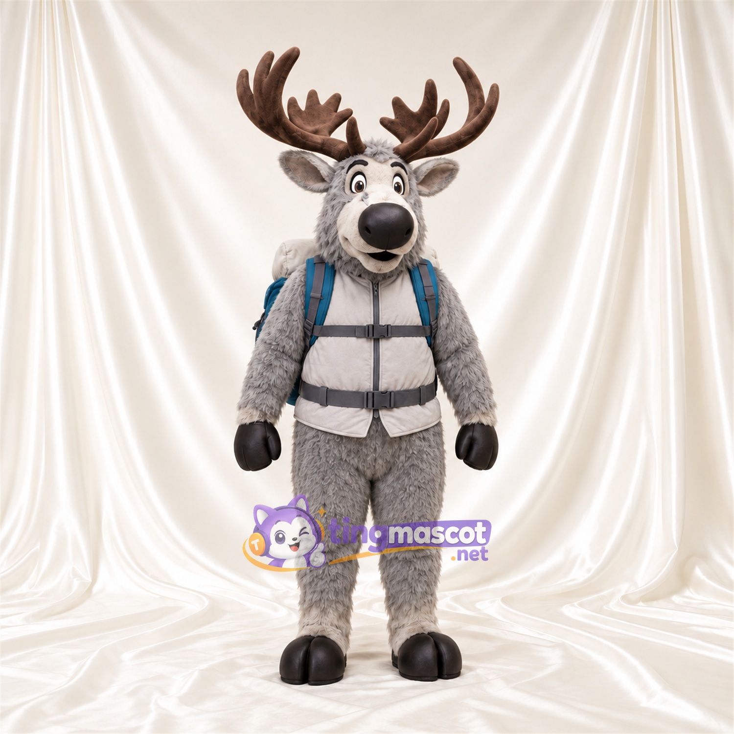 Costume de mascotte Élan – gris – Gilet (blanc); Sac à dos (bleu) Costume de mascotte Élan – gris – Gilet (blanc); Sac à dos (bleu)