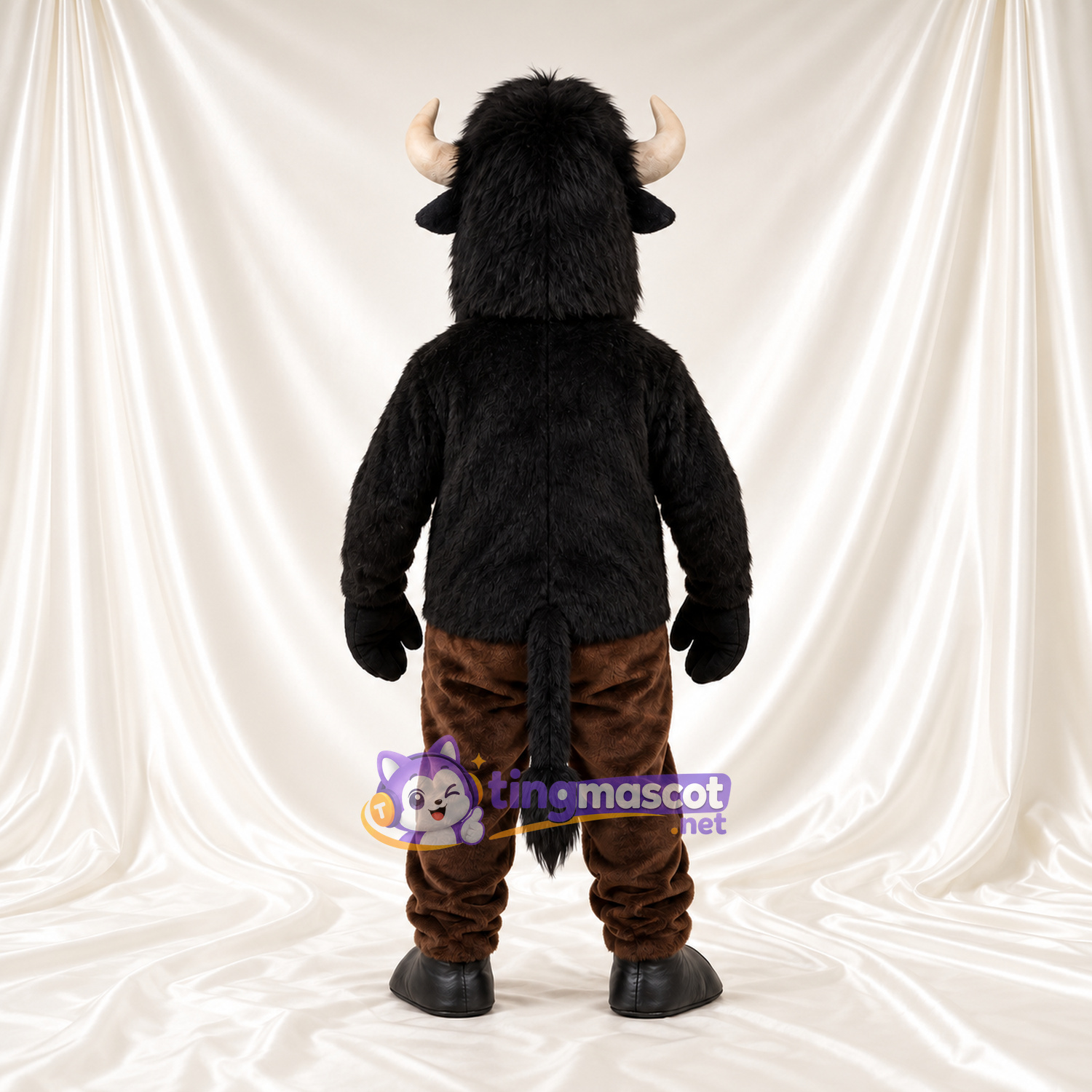 Costume de mascotte Minotaure – marron / noir – Cornes courbées; Crinière (noir) Costume de mascotte Minotaure – marron / noir – Cornes courbées; Crinière (noir)