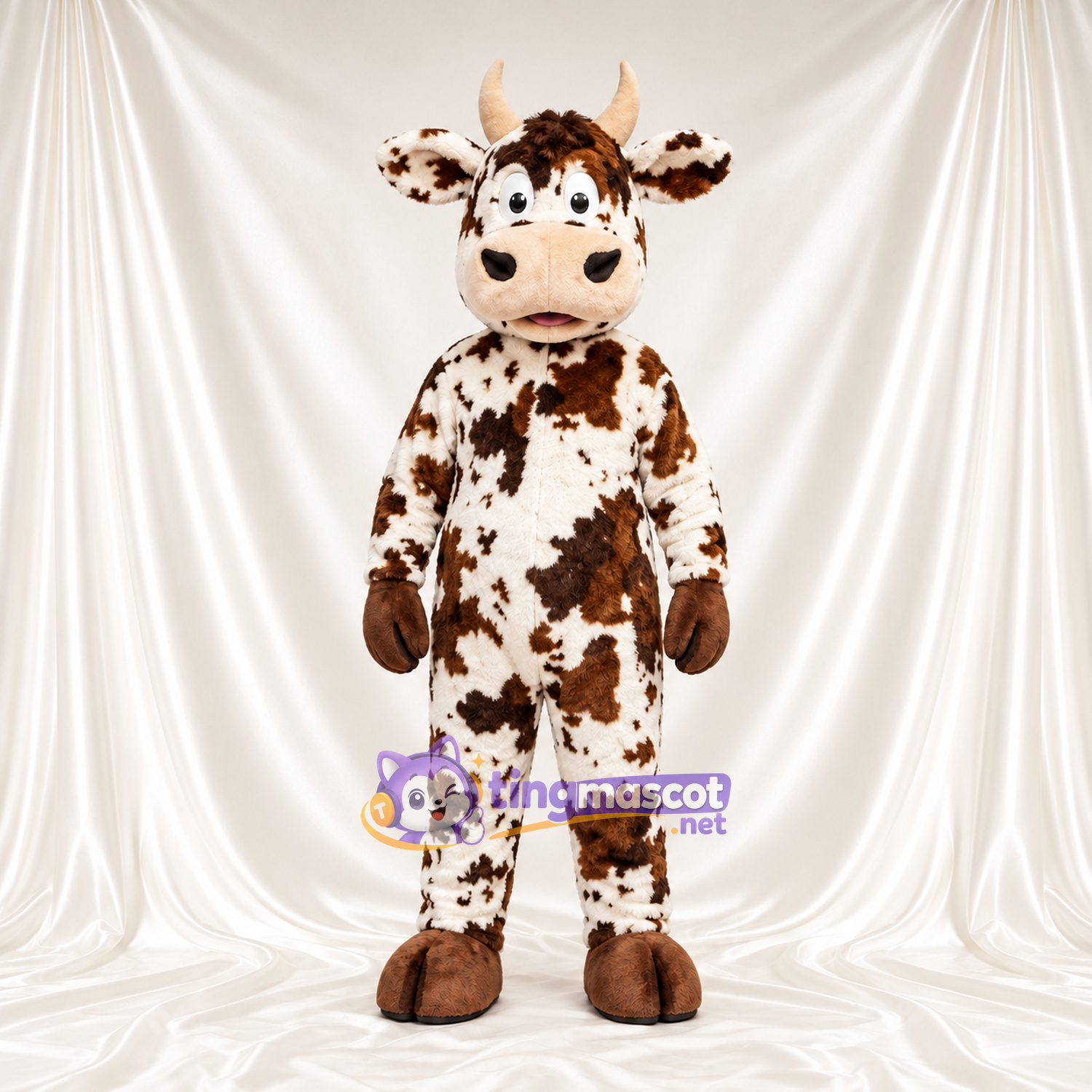 Maskottchenkostüm Kuh – braun / weiß – Hufe (braun); Kleines Fleckenmuster Maskottchenkostüm Kuh – braun / weiß – Hufe (braun); Kleines Fleckenmuster