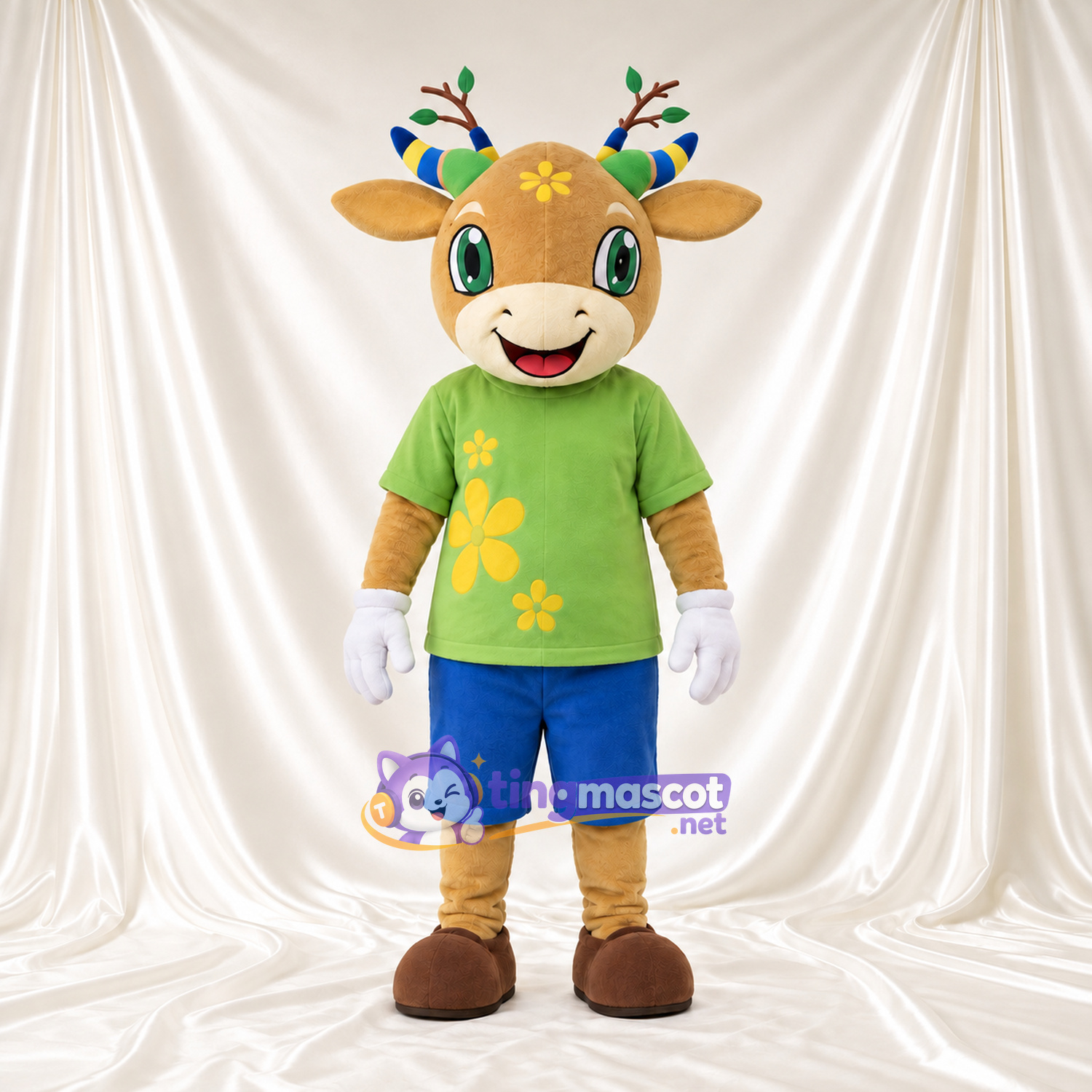 Costume de mascotte Renne – brun clair – Chemise (vert); Short (bleu) Costume de mascotte Renne – brun clair – Chemise (vert); Short (bleu)