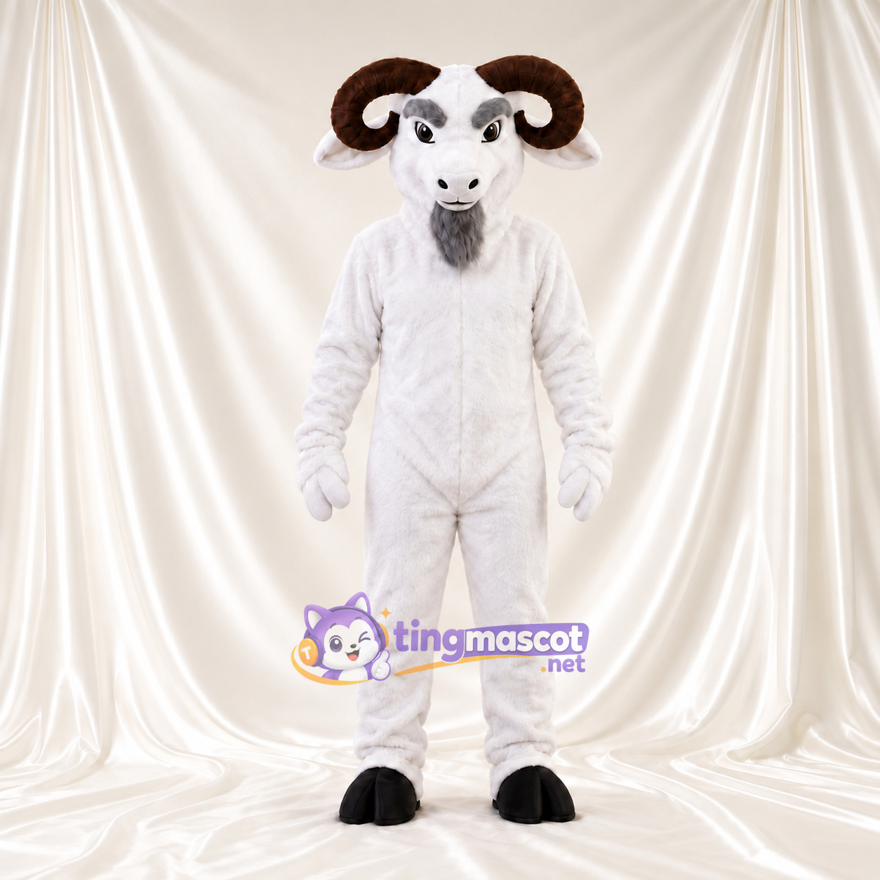 Costume de mascotte Bélier – blanc – Cornes (marron); Barbe (gris) Costume de mascotte Bélier – blanc – Cornes (marron); Barbe (gris)