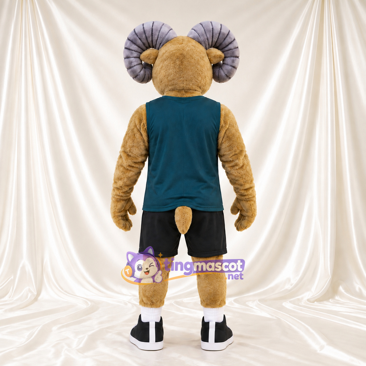 Costume de mascotte Bélier – brun clair – Chemise (bleu canard); Short (noir) Costume de mascotte Bélier – brun clair – Chemise (bleu canard); Short (noir)