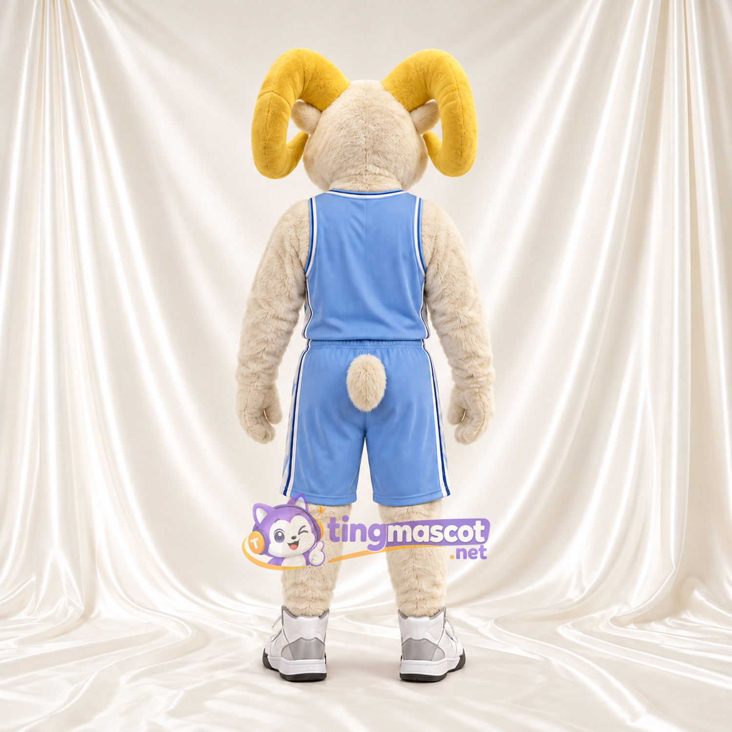 Costume de mascotte Bélier – crème – Tenue de basket (bleu) Costume de mascotte Bélier – crème – Tenue de basket (bleu)