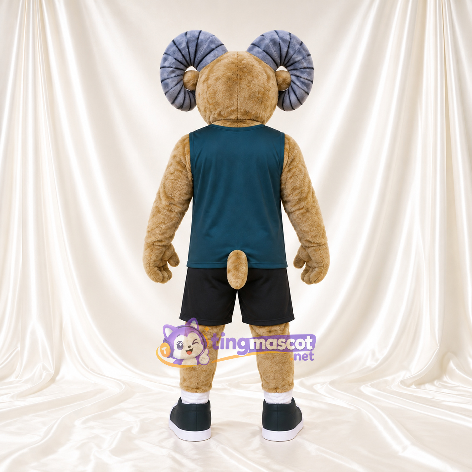 Costume de mascotte Bélier – brun clair – Chemise (bleu canard); Short (noir) Costume de mascotte Bélier – brun clair – Chemise (bleu canard); Short (noir)