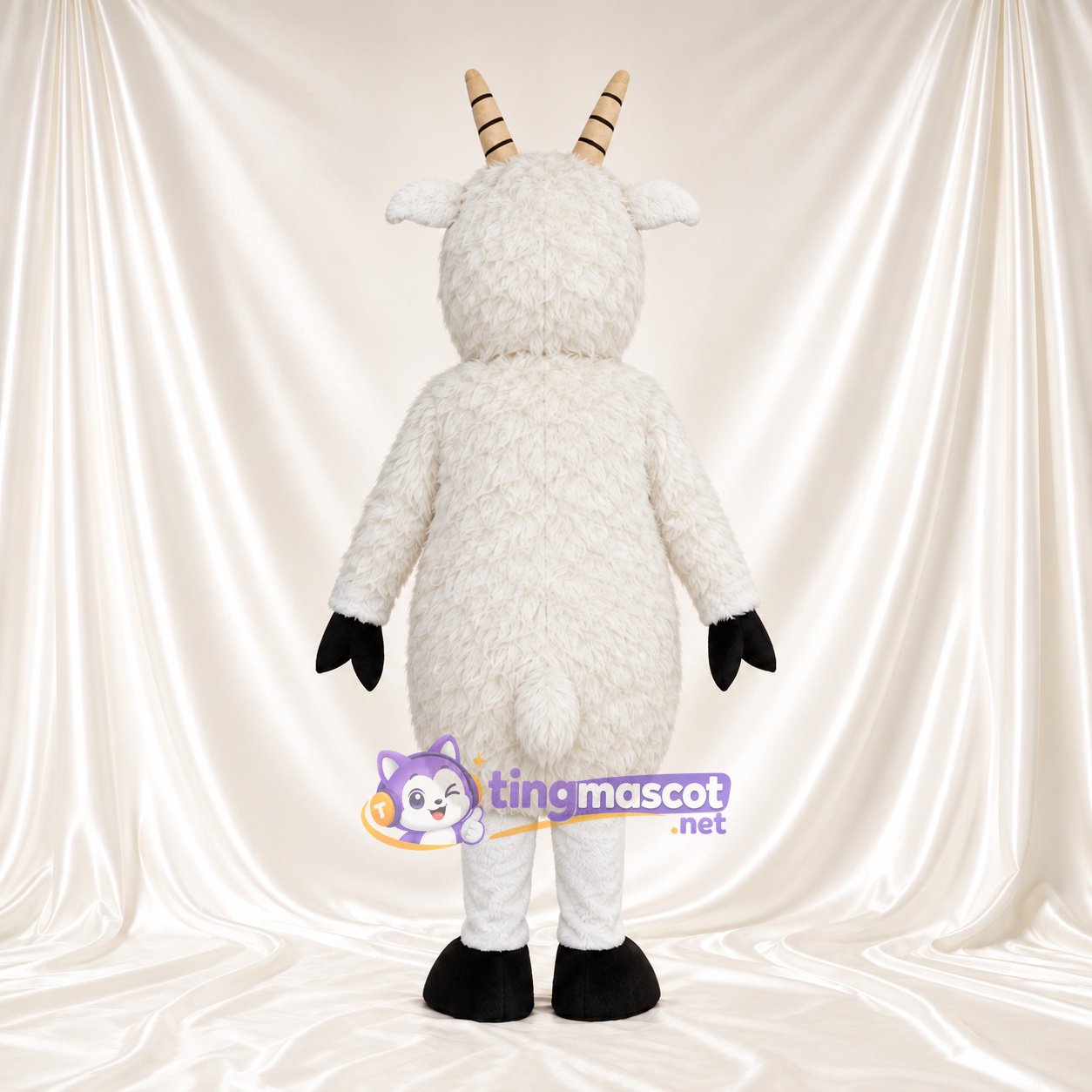 Costume de mascotte Mouton – blanc – Cornes (brun clair); Gants (noir) Costume de mascotte Mouton – blanc – Cornes (brun clair); Gants (noir)