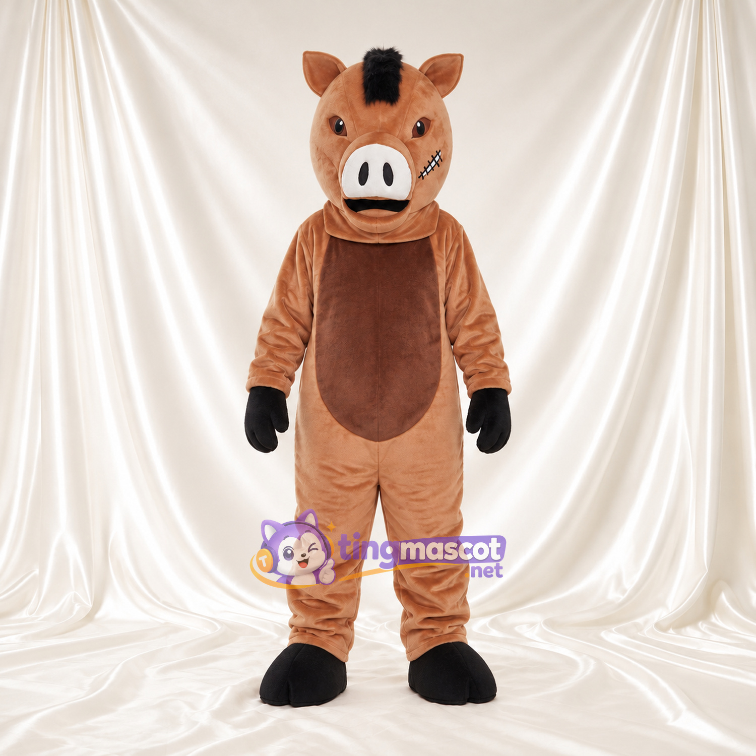 Maskottchenkostüm Wildschwein – braun – Bauch (braun); Schnauze (weiß) Maskottchenkostüm Wildschwein – braun – Bauch (braun); Schnauze (weiß)