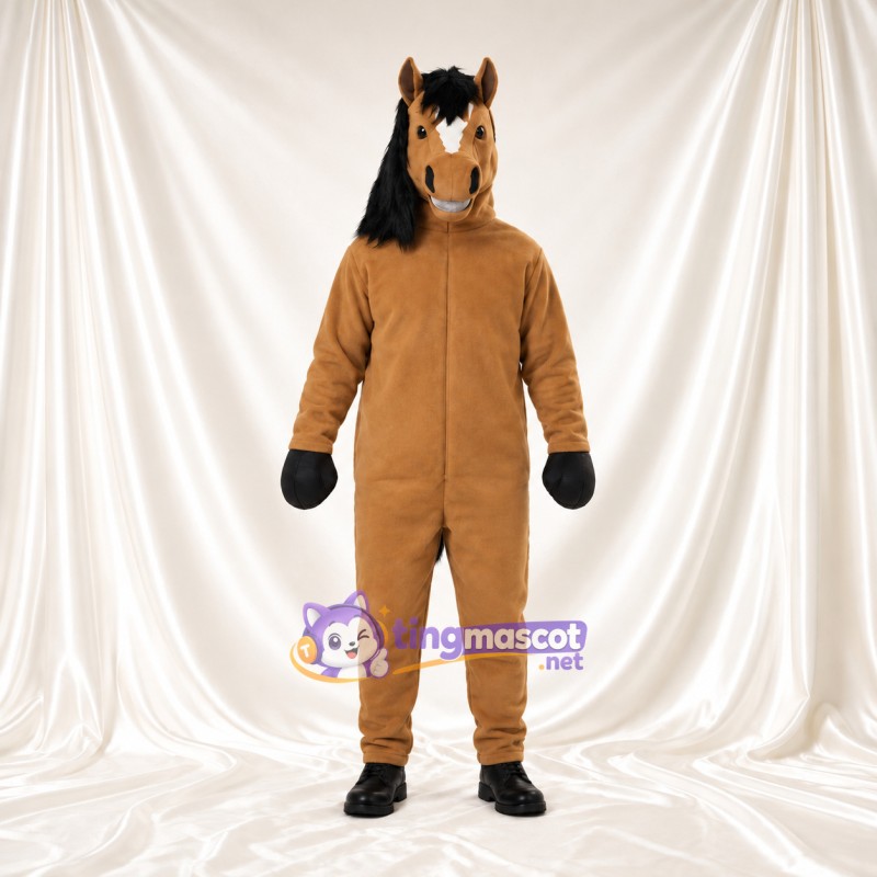 Costume de mascotte Cheval – brun doré – Crinière (noir); Liste sur le visage (blanc) Costume de mascotte Cheval – brun doré – Crinière (noir); Liste sur le visage (blanc)