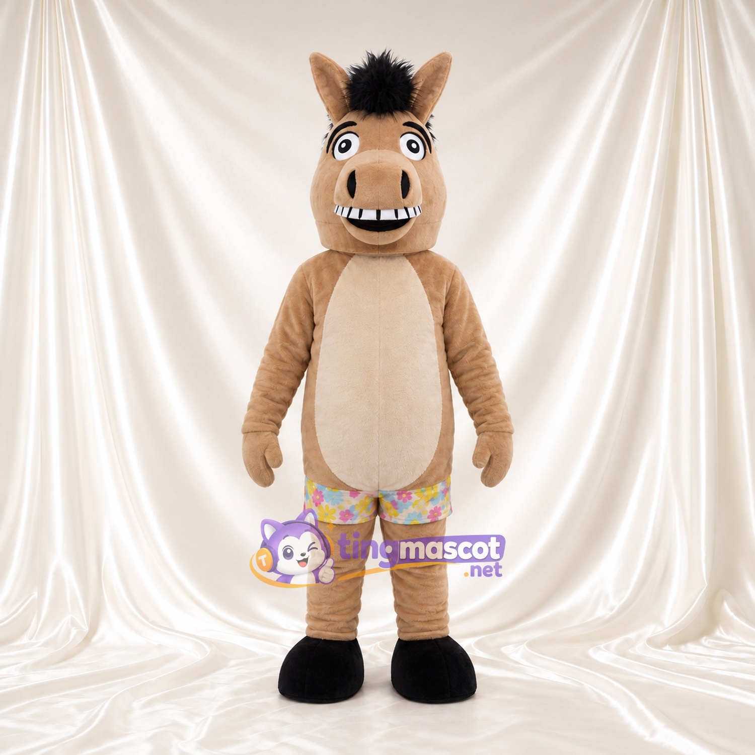 Costume de mascotte Âne – brun clair – Short (fleuri); Crinière (noir) Costume de mascotte Âne – brun clair – Short (fleuri); Crinière (noir)