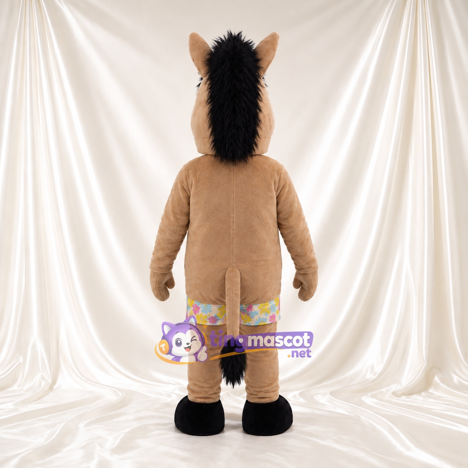 Costume de mascotte Âne – brun clair – Short (fleuri); Crinière (noir) Costume de mascotte Âne – brun clair – Short (fleuri); Crinière (noir)