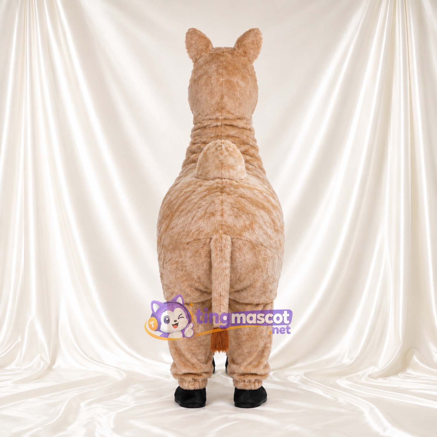 Beige Camel Mascot Costume - Long Neck and Black Hooves Beige Camel Mascot Costume - Long Neck and Black Hooves