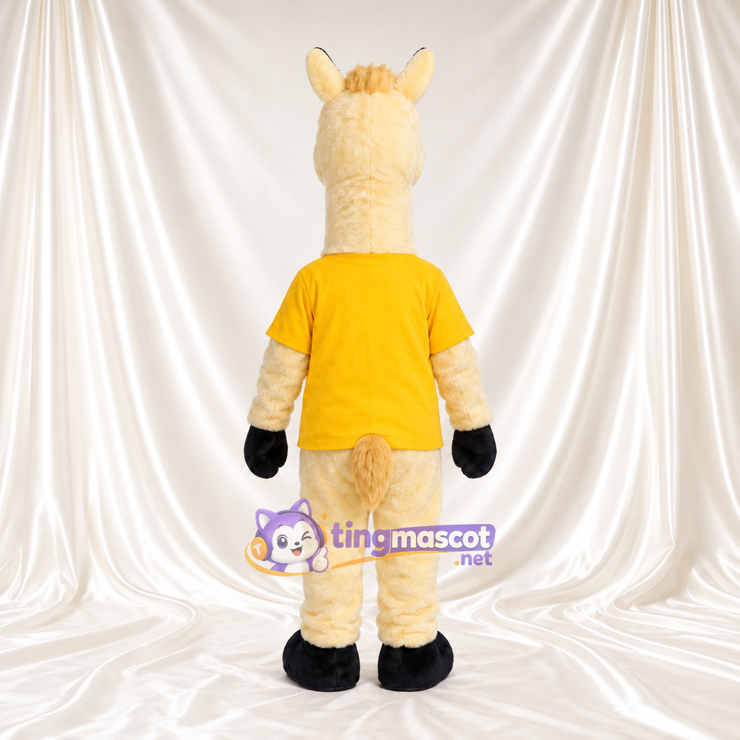 Maskottchenkostüm Lama – creme – T-Shirt (gelb); Schnauze (schwarz) Maskottchenkostüm Lama – creme – T-Shirt (gelb); Schnauze (schwarz)