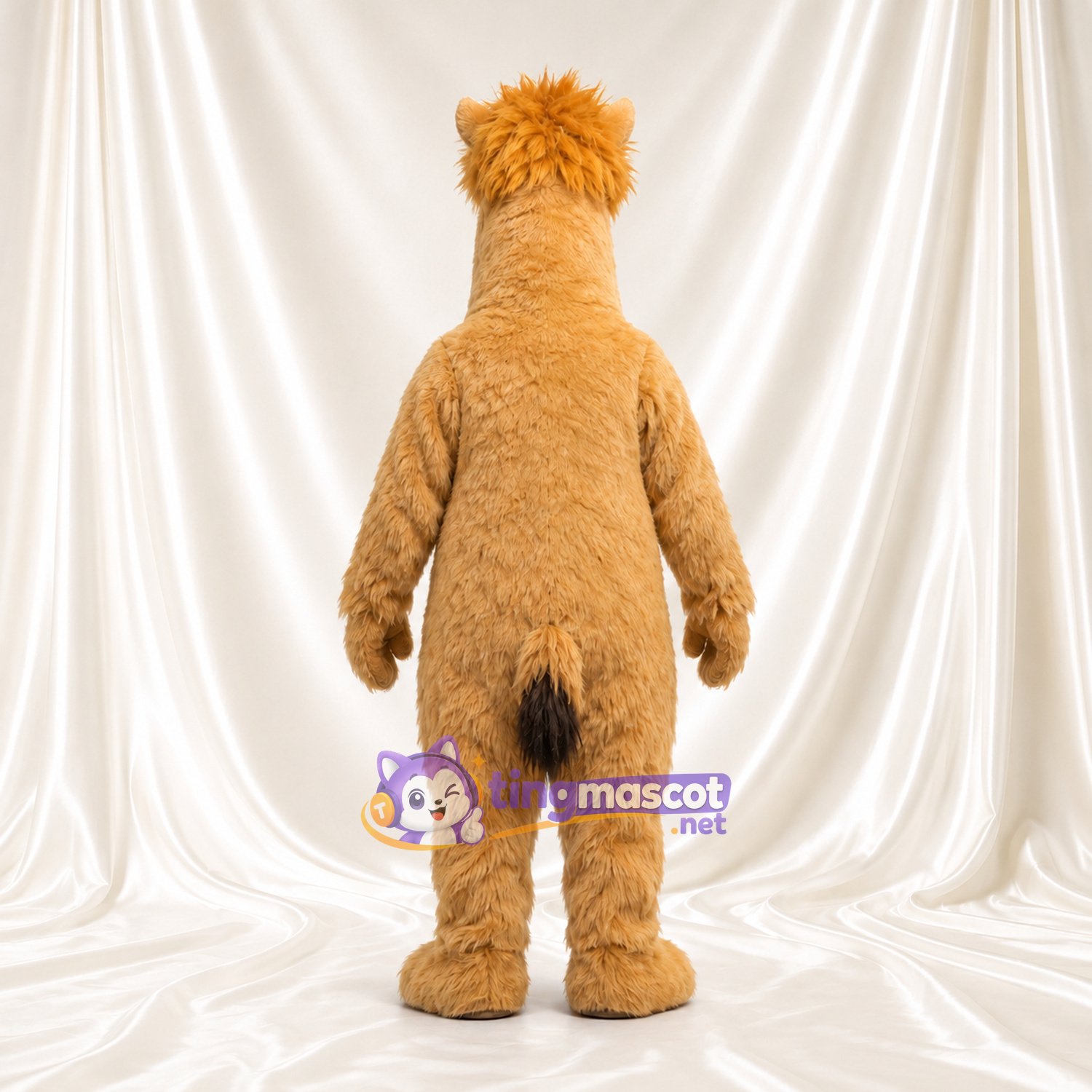 Costume de mascotte Alpaga – brun clair – Touffe de cheveux (hirsute); Ventre (crème) Costume de mascotte Alpaga – brun clair – Touffe de cheveux (hirsute); Ventre (crème)