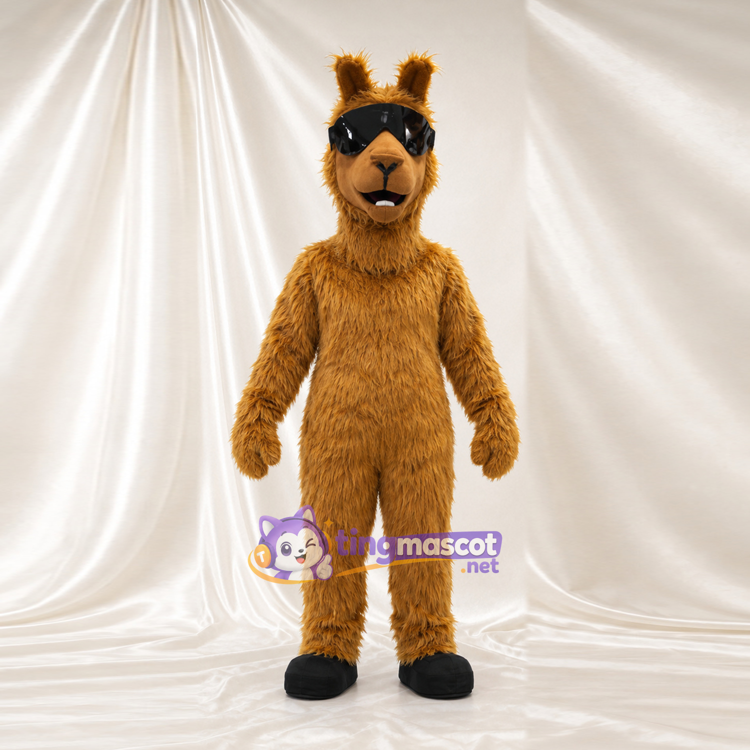 Maskottchenkostüm Lama – braun – Sonnenbrille (schwarz); Zottelfell Maskottchenkostüm Lama – braun – Sonnenbrille (schwarz); Zottelfell