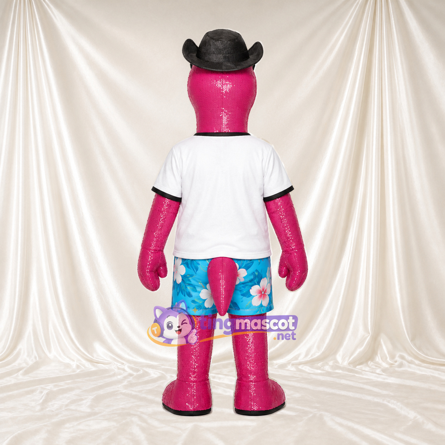 Costume de mascotte Flamant rose – rose – Chapeau de cowboy; T-shirt (blanc); Short (fleuri) Costume de mascotte Flamant rose – rose – Chapeau de cowboy; T-shirt (blanc); Short (fleuri)