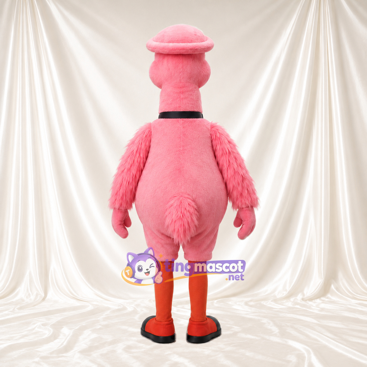 Maskottchenkostüm Flamingo – korallrosa – Baskenmütze (rosa); Fliege (schwarz)
