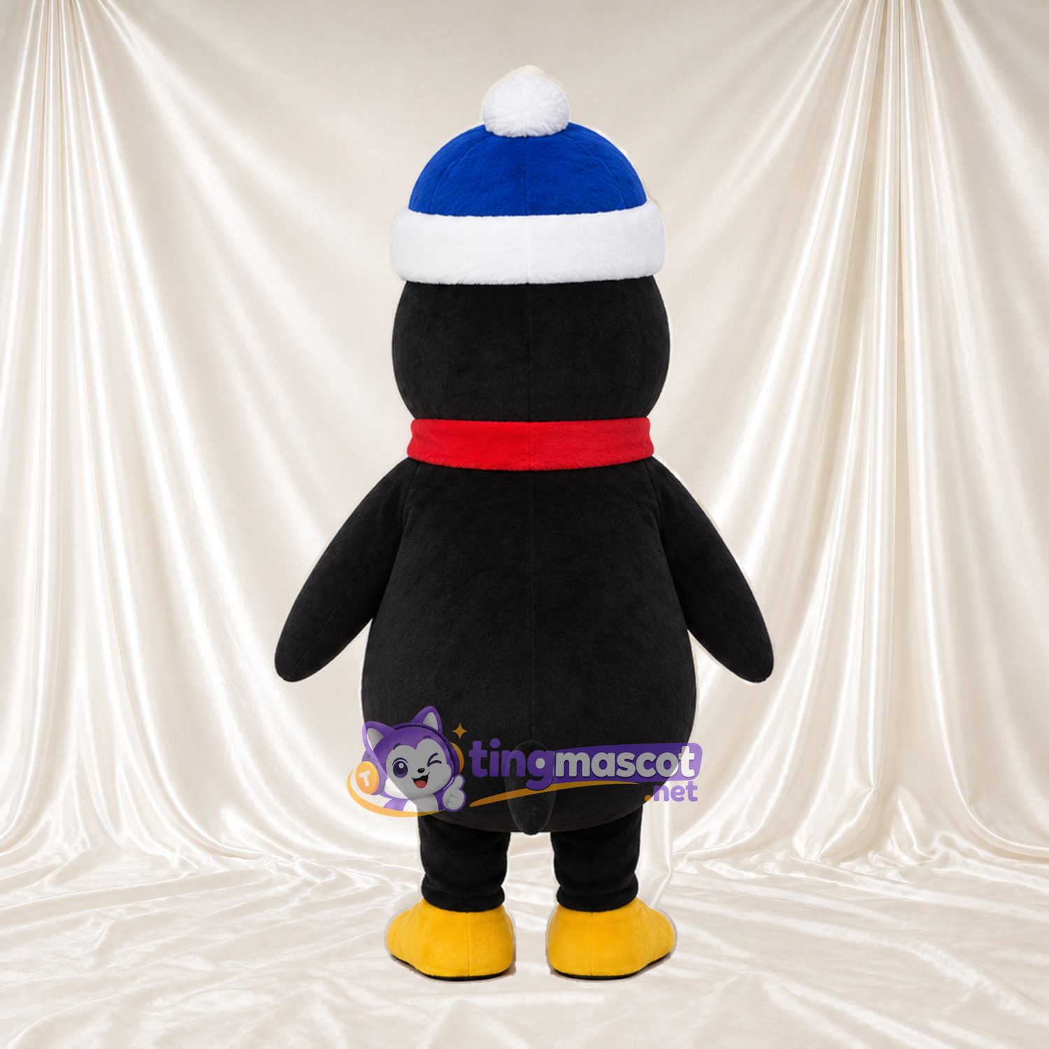 Costume de mascotte Manchot – noir – Bonnet (bleu); Écharpe (rouge); Joues (rose) Costume de mascotte Manchot – noir – Bonnet (bleu); Écharpe (rouge); Joues (rose)