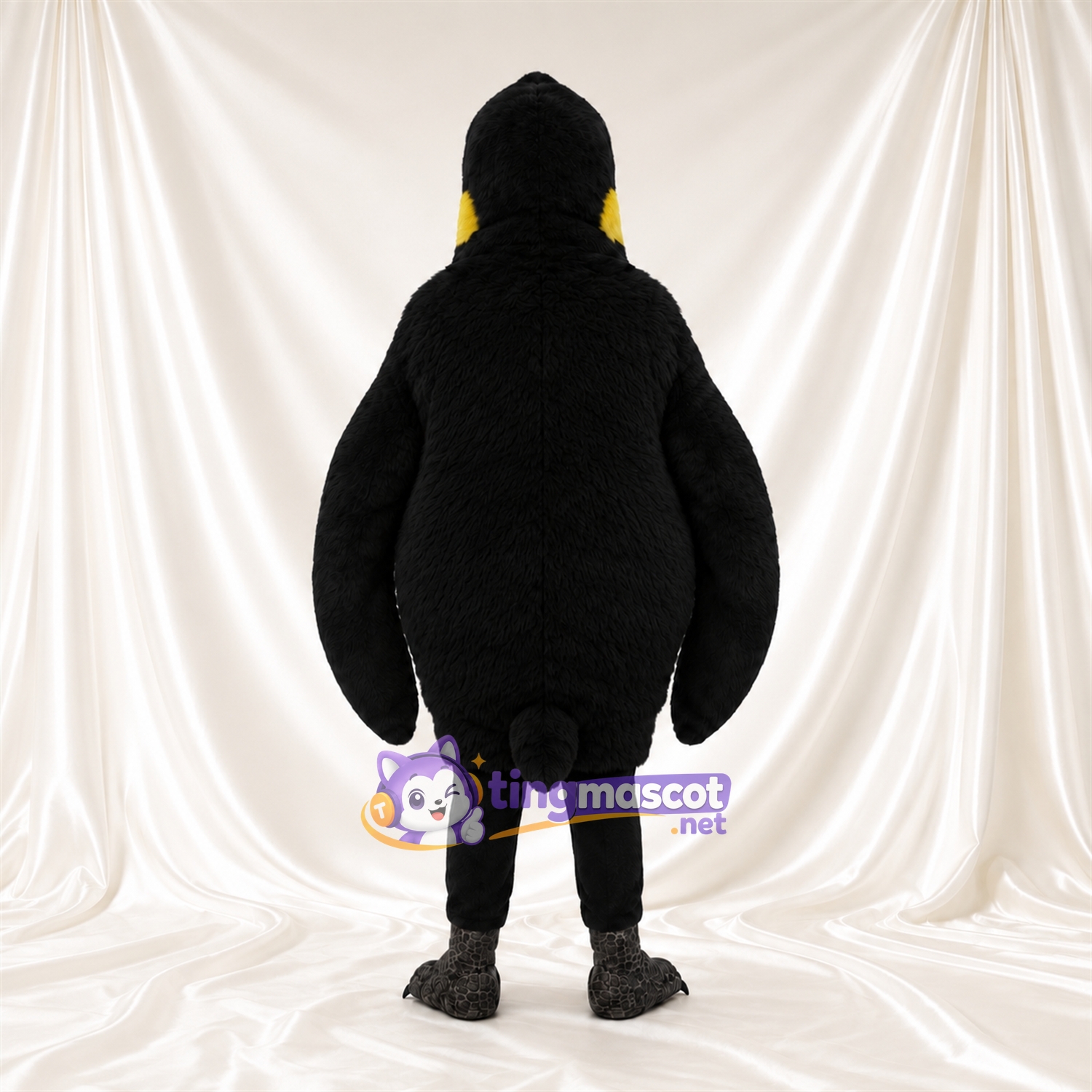 Maskottchenkostüm Kaiserpinguin – wie abgebildet – Bauch (creme, mit Federn); Hals (goldfarben) Maskottchenkostüm Kaiserpinguin – wie abgebildet – Bauch (creme, mit Federn); Hals (goldfarben)