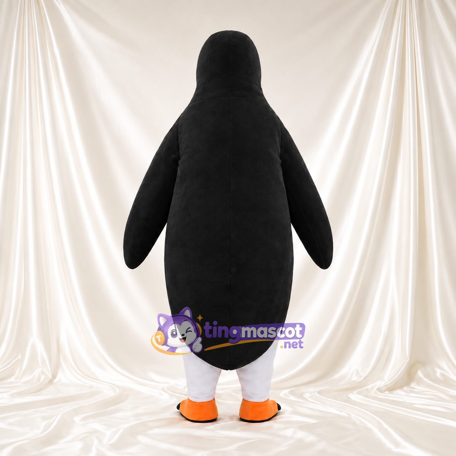 Costume de mascotte Manchot – noir – Bec (petit, orange); Serres (orange) Costume de mascotte Manchot – noir – Bec (petit, orange); Serres (orange)