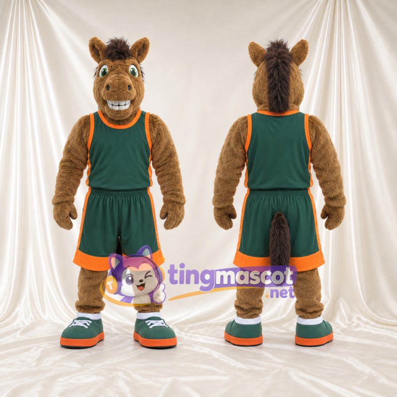 Maskottchenkostüm Kamel – braun – Basketballtrikot (grün); Besatz (orange)