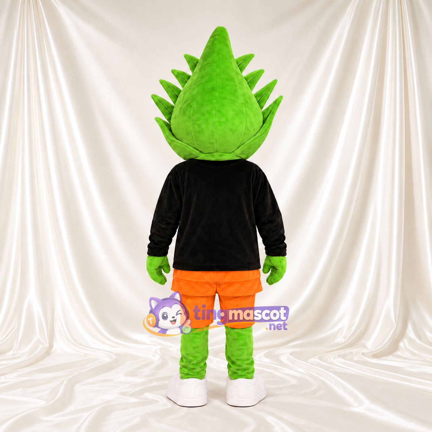Costume de mascotte Feuille – vert – Lunettes de soleil; Chemise (noir); Short (orange) Costume de mascotte Feuille – vert – Lunettes de soleil; Chemise (noir); Short (orange)