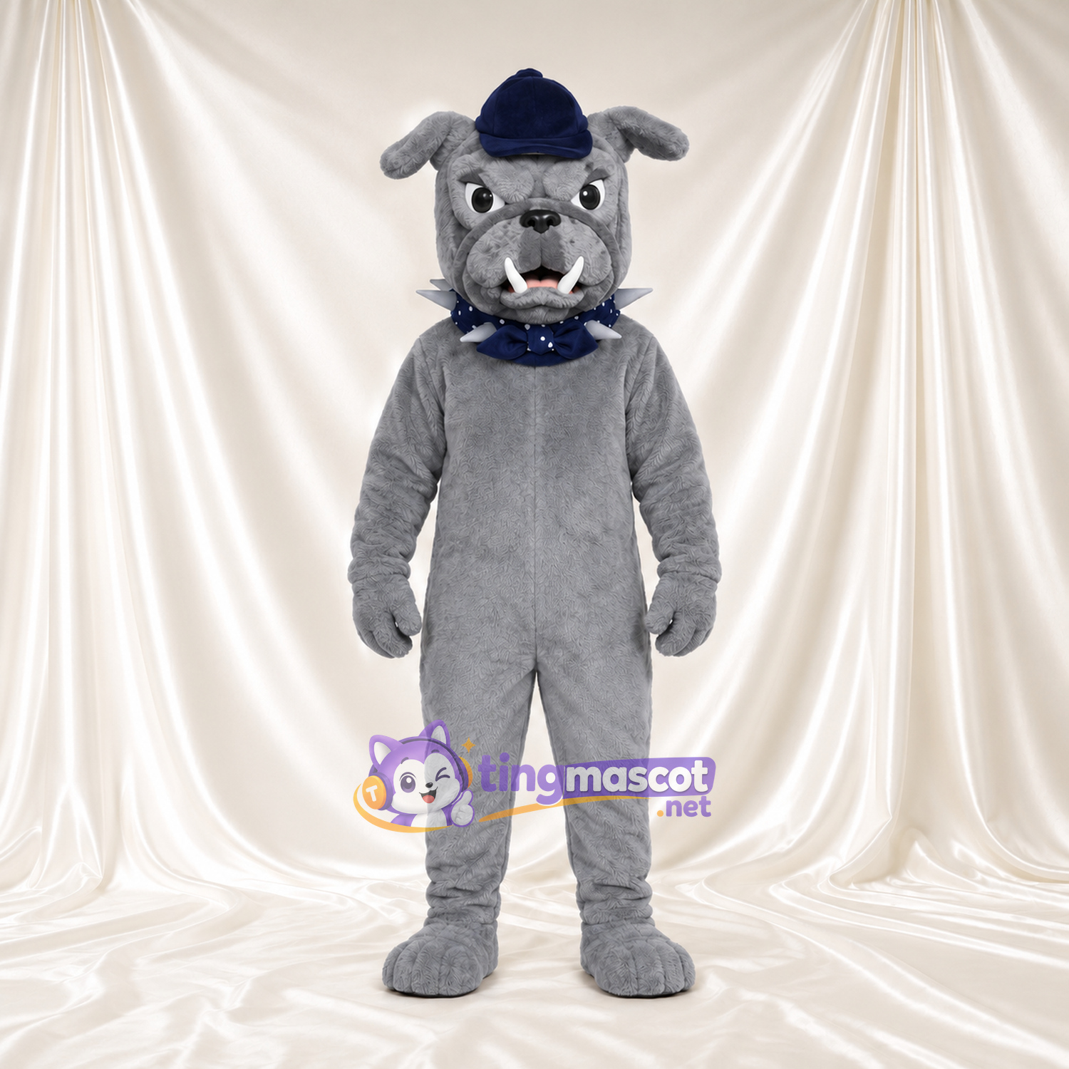 Costume de mascotte Bouledogue – gris – Bonnet (bleu marine); Collier à pointes (bleu) Costume de mascotte Bouledogue – gris – Bonnet (bleu marine); Collier à pointes (bleu)