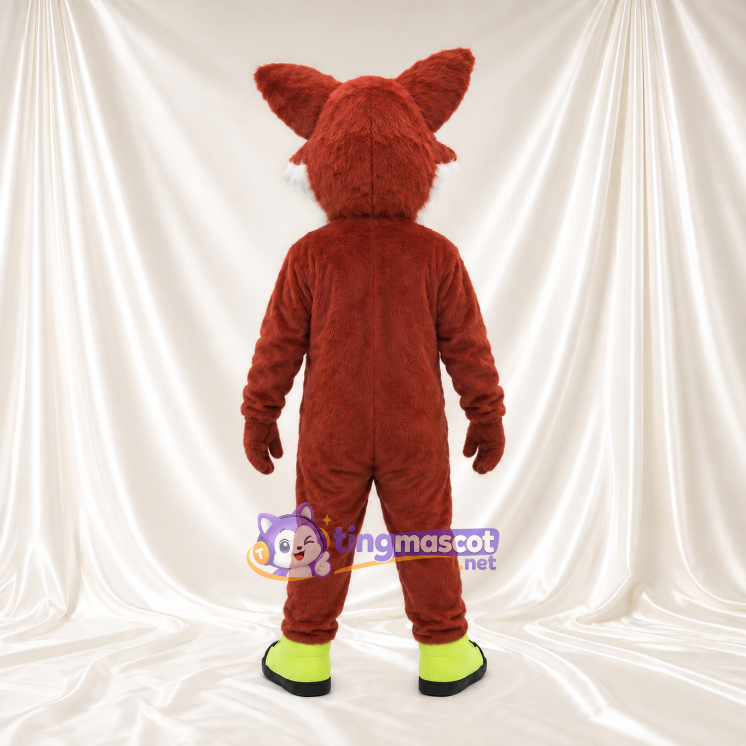 Maskottchenkostüm Fuchs – rostbraun / rot – Brust (weiß); Sneaker (grün) Maskottchenkostüm Fuchs – rostbraun / rot – Brust (weiß); Sneaker (grün)