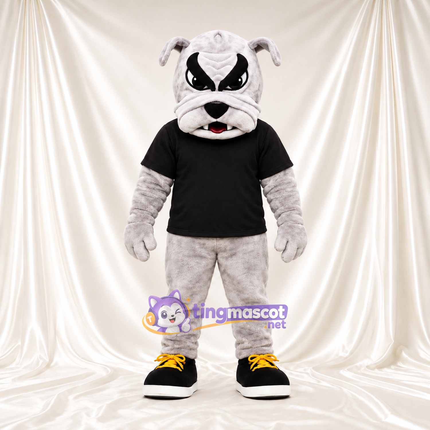 Costume de mascotte Bouledogue – blanc – T-shirt (noir); Chaussures (jaune) Costume de mascotte Bouledogue – blanc – T-shirt (noir); Chaussures (jaune)