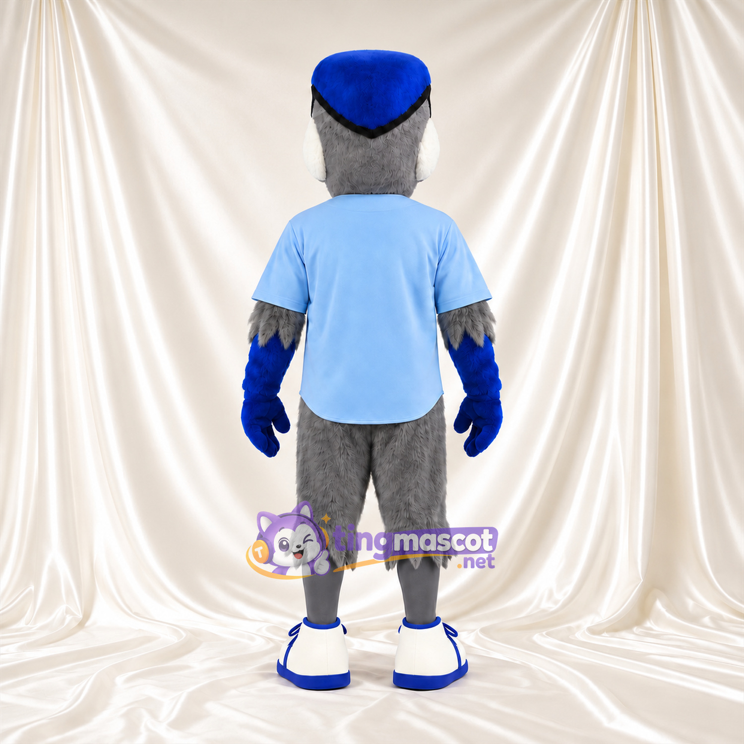 Costume de mascotte Geai bleu – selon la photo – Chemise (bleu clair); Pantalon (gris) Costume de mascotte Geai bleu – selon la photo – Chemise (bleu clair); Pantalon (gris)