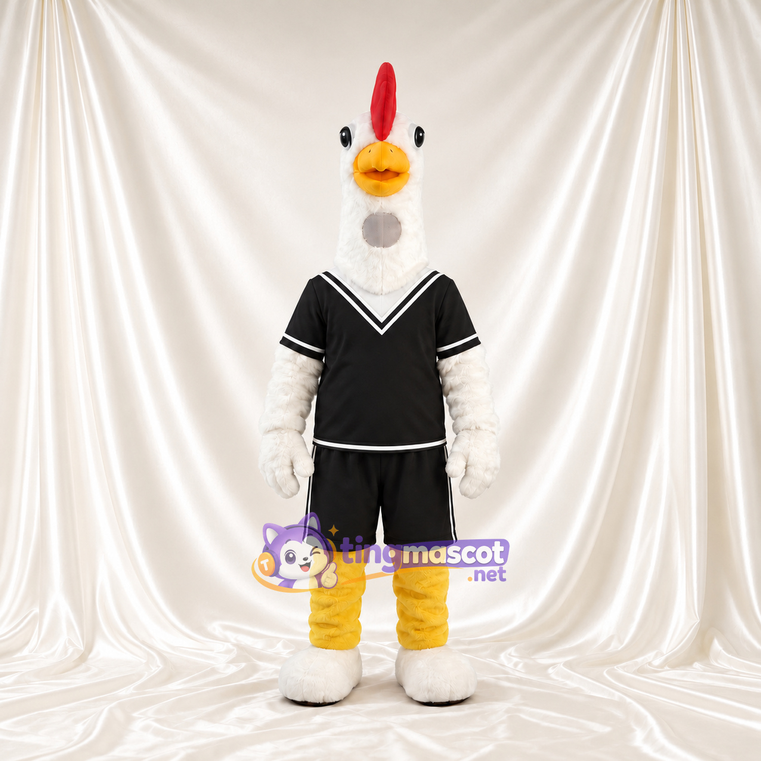 Costume de mascotte Coq – blanc – Tenue de sport (noir); Chaussures (blanc) Costume de mascotte Coq – blanc – Tenue de sport (noir); Chaussures (blanc)