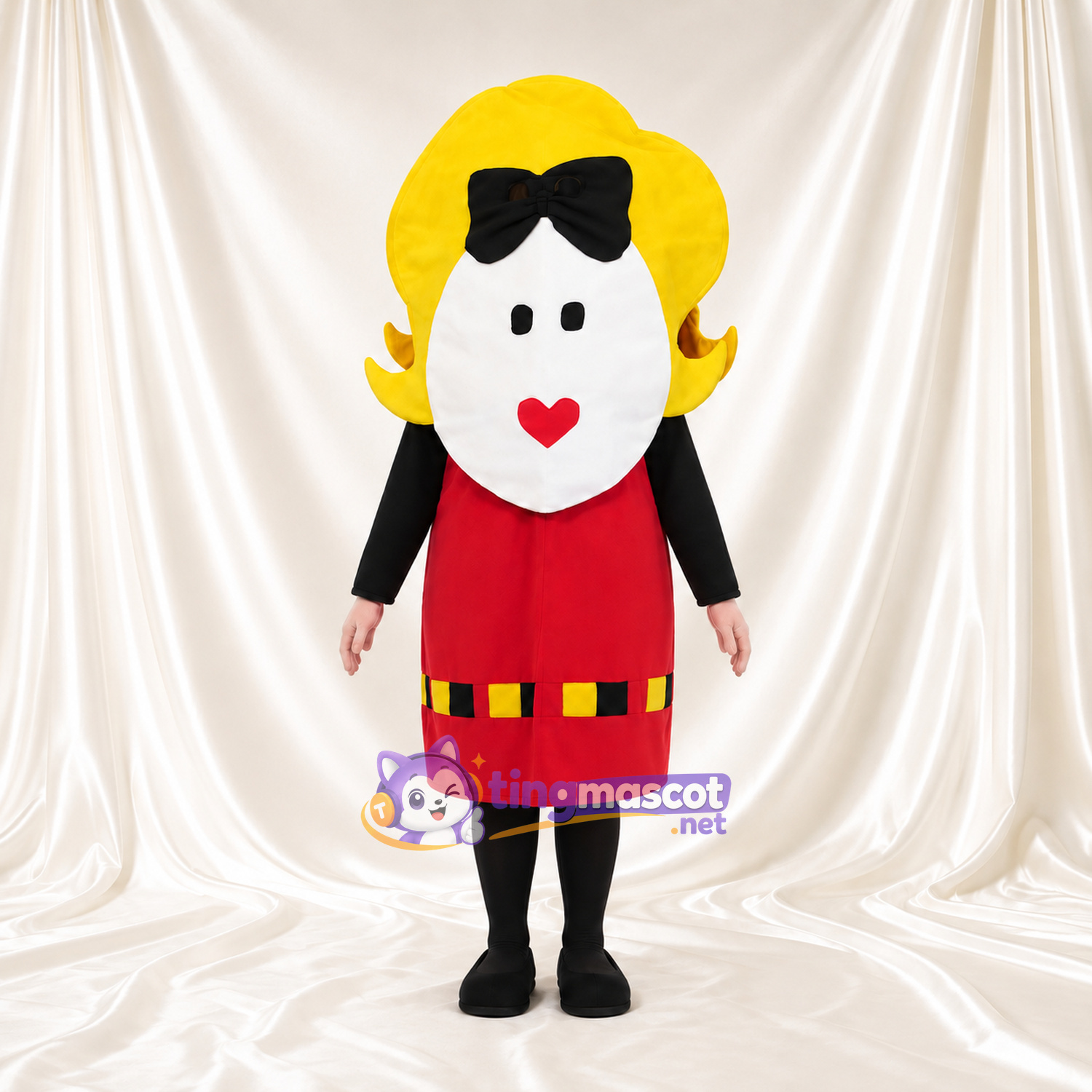Costume de mascotte Personnage féminin – selon la photo – Nœud dans les cheveux (noir); Robe (rouge)
