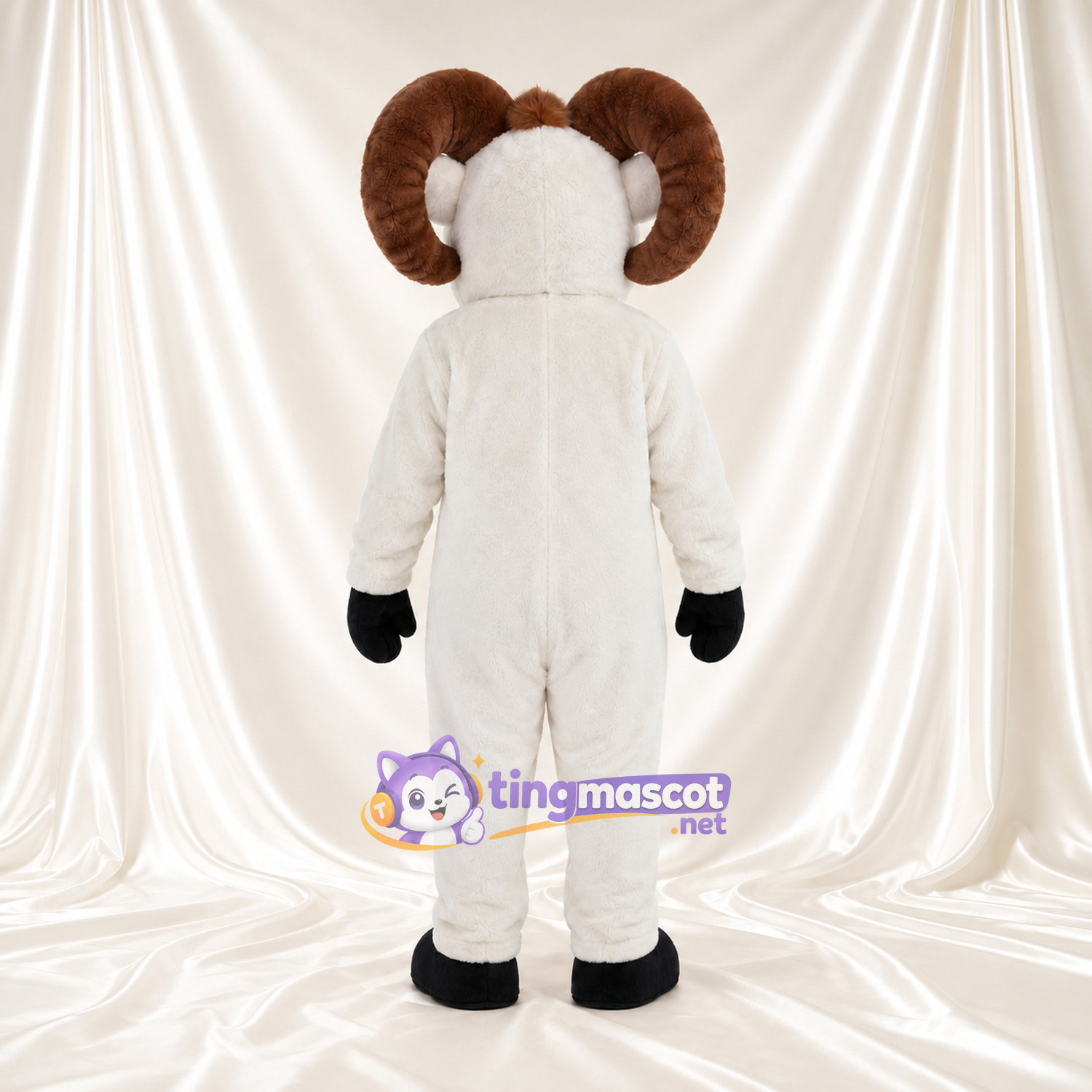 Costume de mascotte Bélier – blanc – Cornes (grand, marron); Sabots (noir) Costume de mascotte Bélier – blanc – Cornes (grand, marron); Sabots (noir)
