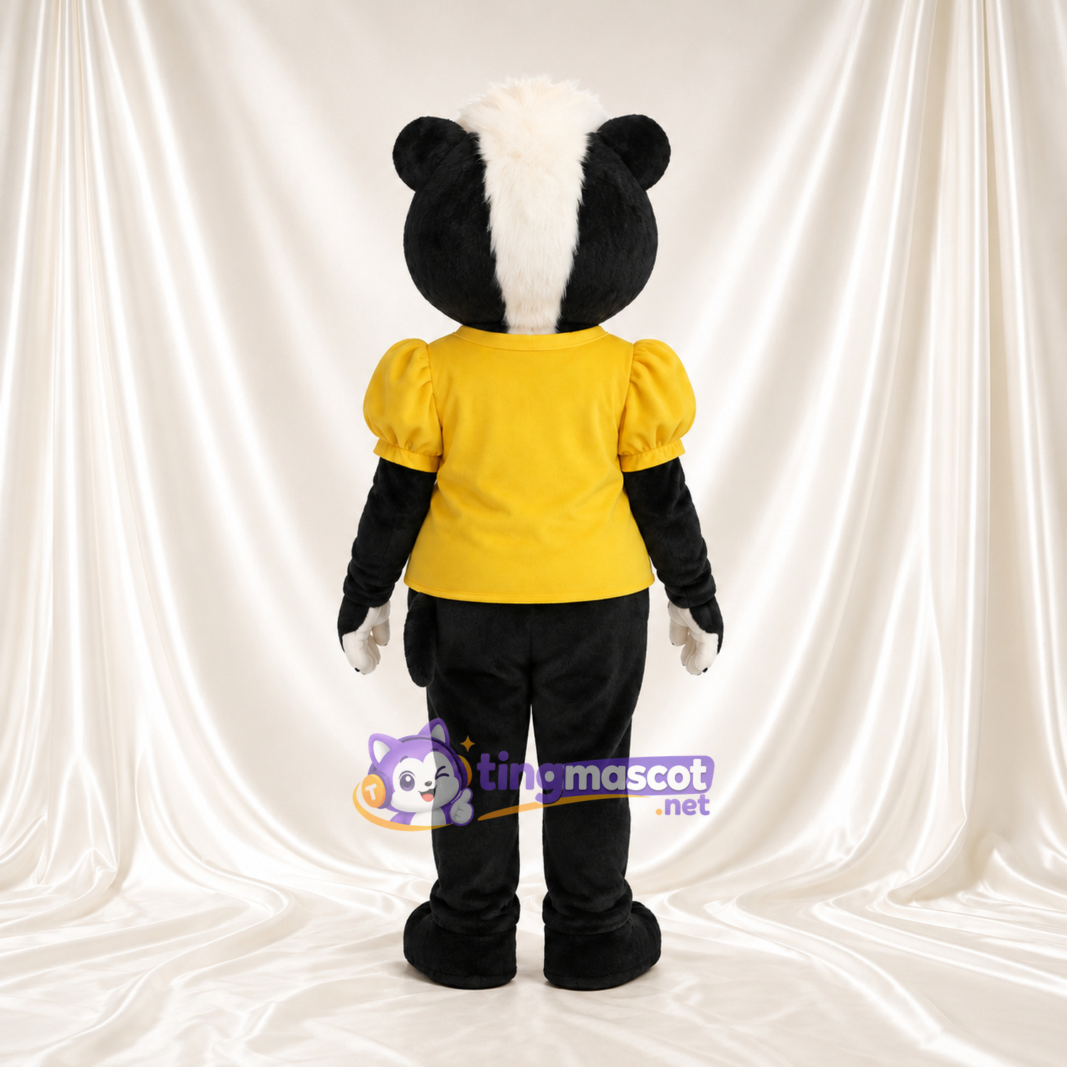 Costume de mascotte Mouffette – noir / blanc – Chemisier (jaune) Costume de mascotte Mouffette – noir / blanc – Chemisier (jaune)