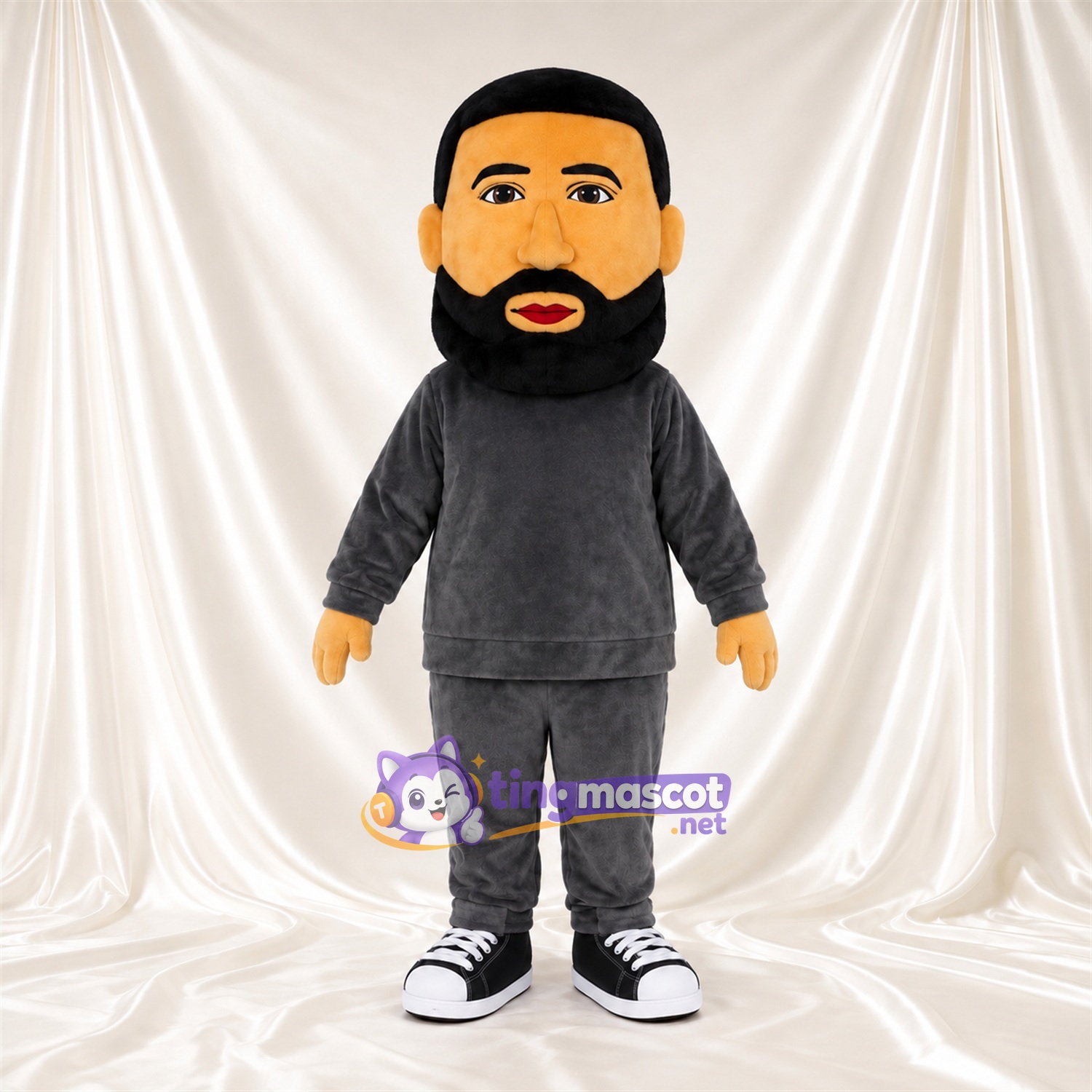 Maskottchenkostüm Bärtiger Mann – wie abgebildet – Outfit (dunkelgrau); Sneaker (schwarz) Maskottchenkostüm Bärtiger Mann – wie abgebildet – Outfit (dunkelgrau); Sneaker (schwarz)