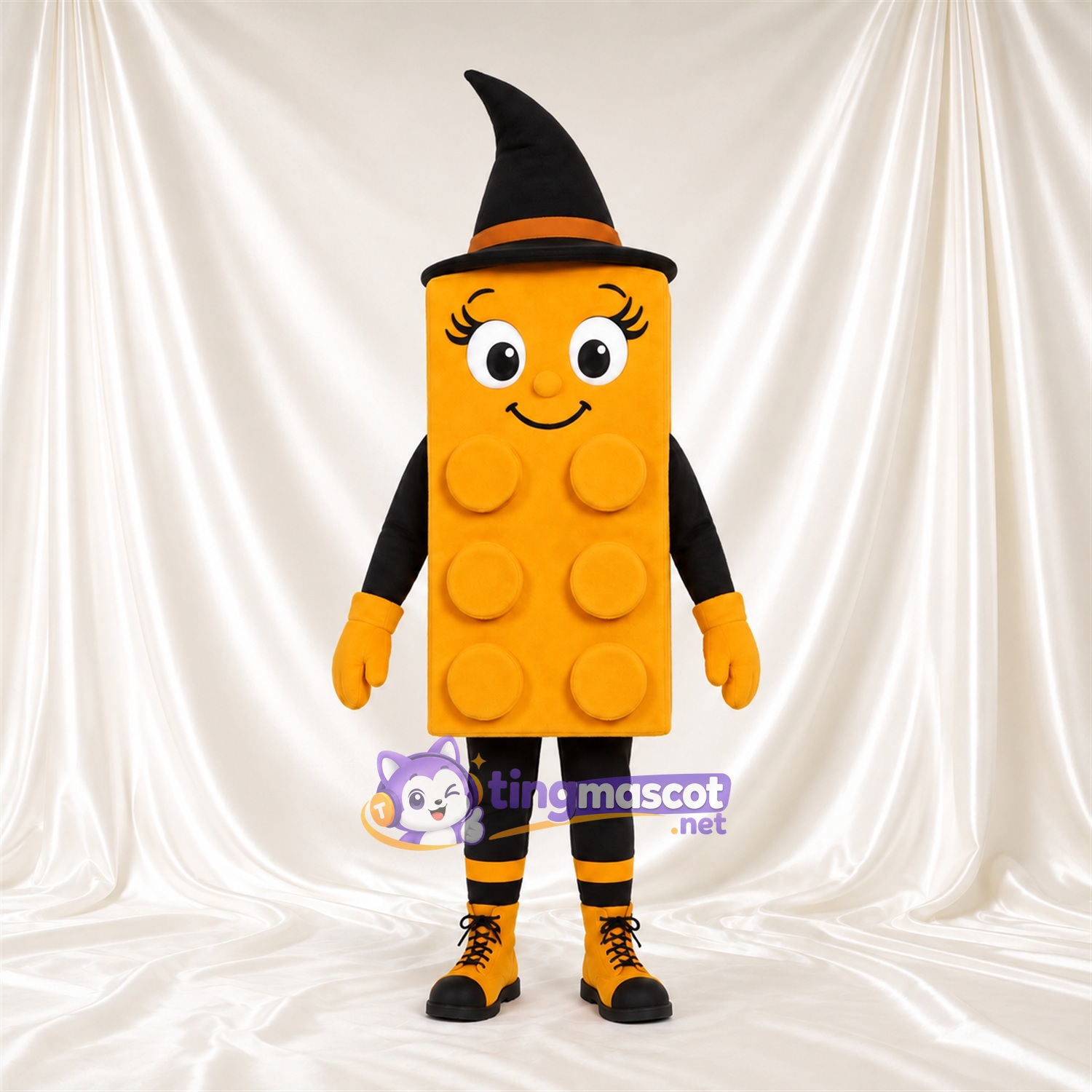 Costume de mascotte Brique de construction – orange – Chapeau (noir); Chaussettes (rayé) Costume de mascotte Brique de construction – orange – Chapeau (noir); Chaussettes (rayé)