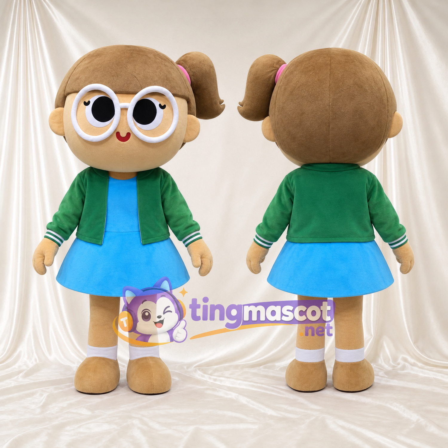 Maskottchenkostüm Mädchenfigur – wie abgebildet – Brille (weiß); Kleid (blau); Jacke (grün)