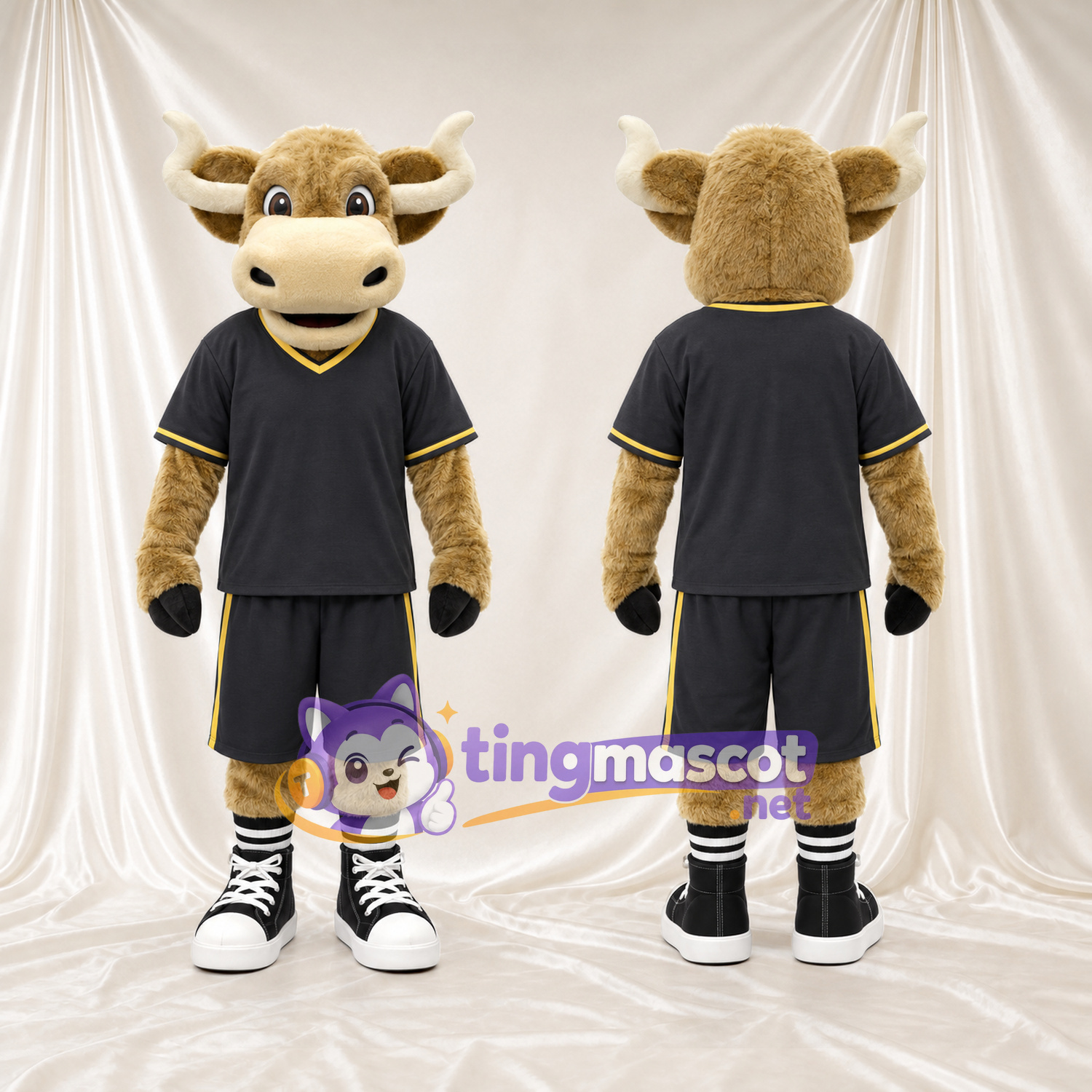 Costume de mascotte Taureau – brun clair – Tenue de sport (noir); Chaussettes (rayé) Costume de mascotte Taureau – brun clair – Tenue de sport (noir); Chaussettes (rayé)