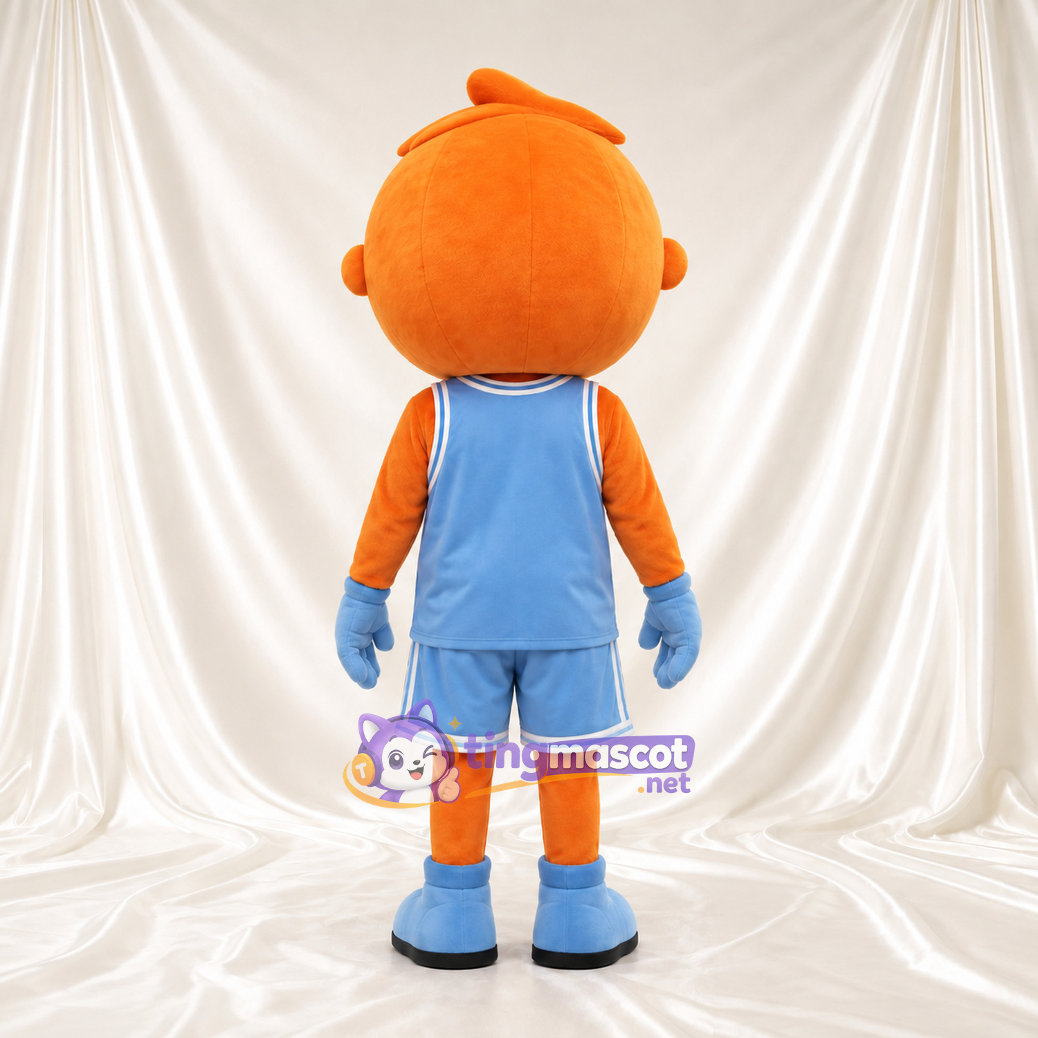 Maskottchenkostüm Jungenfigur – orange – Basketballtrikot (blau) Maskottchenkostüm Jungenfigur – orange – Basketballtrikot (blau)